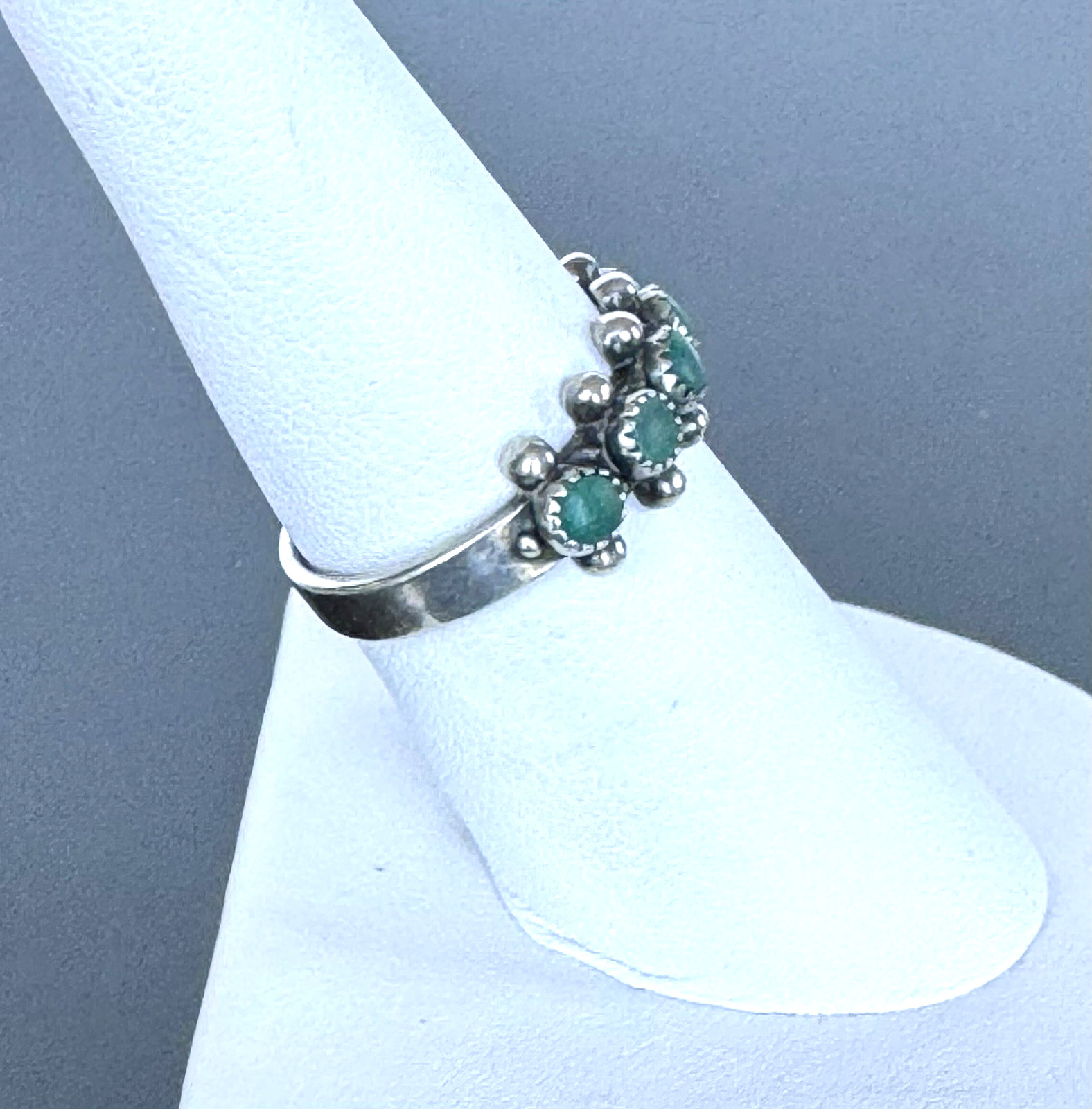 Vintage Sterling Silver Green Stone Ring Size 7.5 Southwestern Style Band