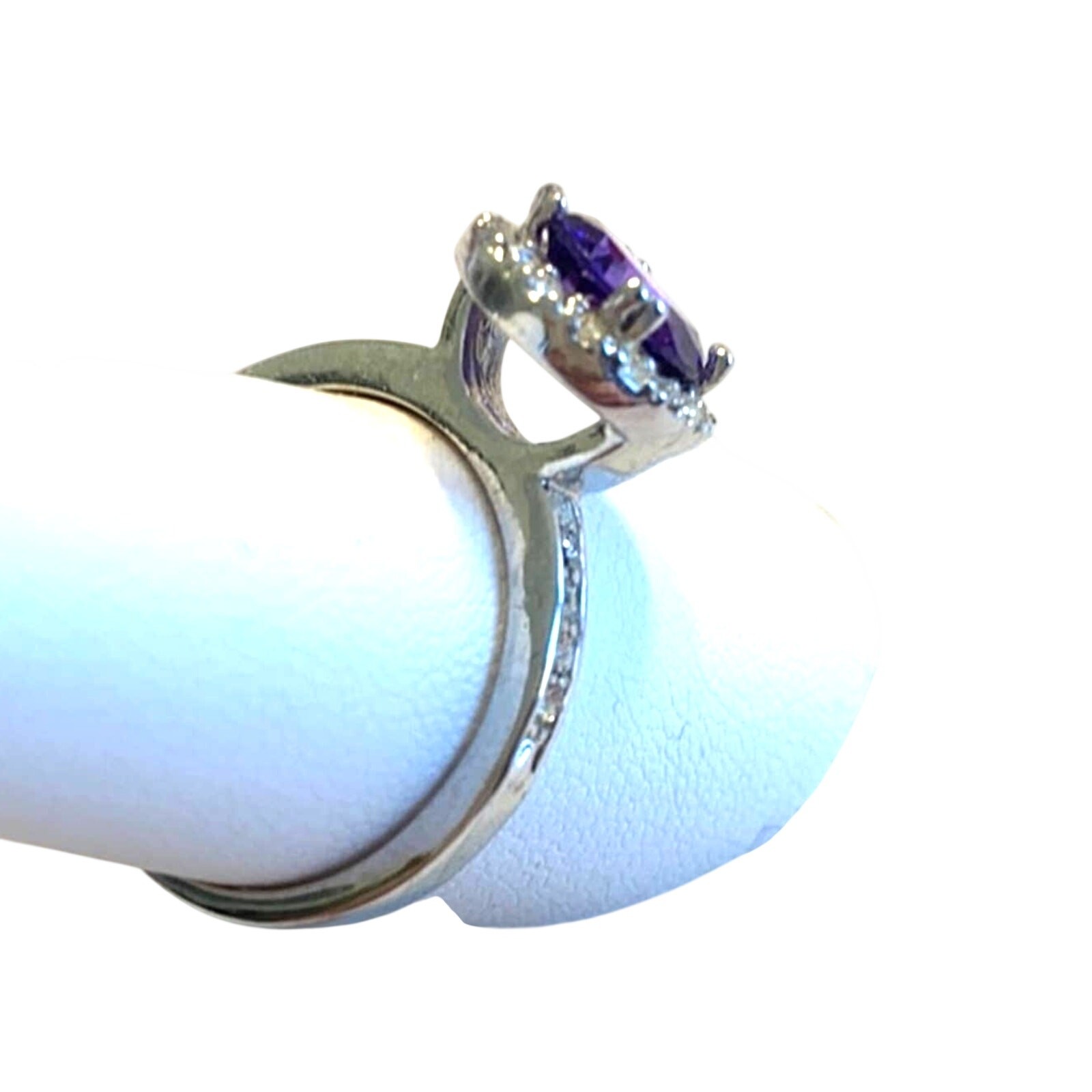 Y2K Silver Cocktail Ring size 8.5 faceted purple synthetic solitaire gem stone