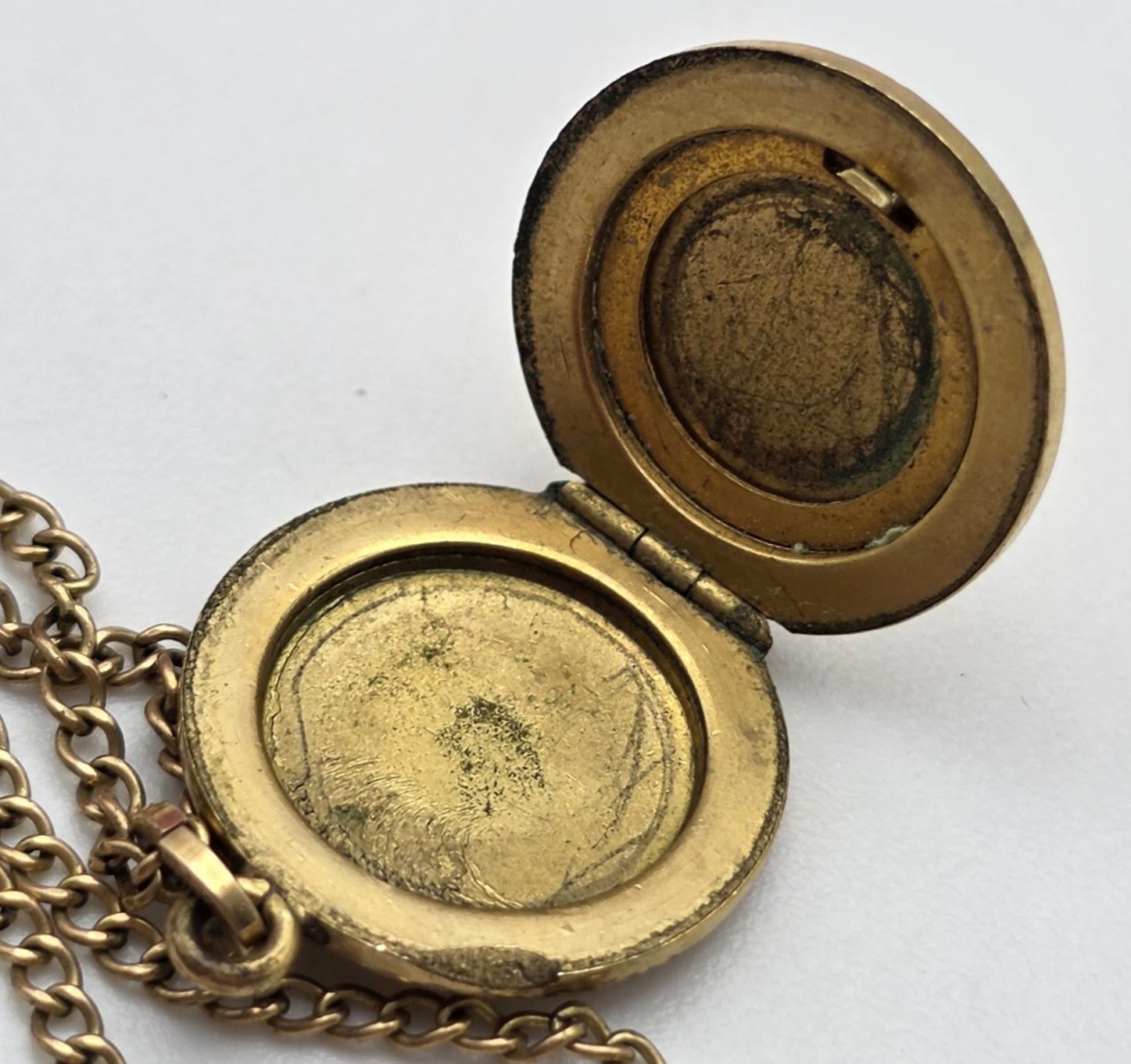 Vintage 1/20 12K GF Photo Locket Necklace 18 in 15mm Pendant