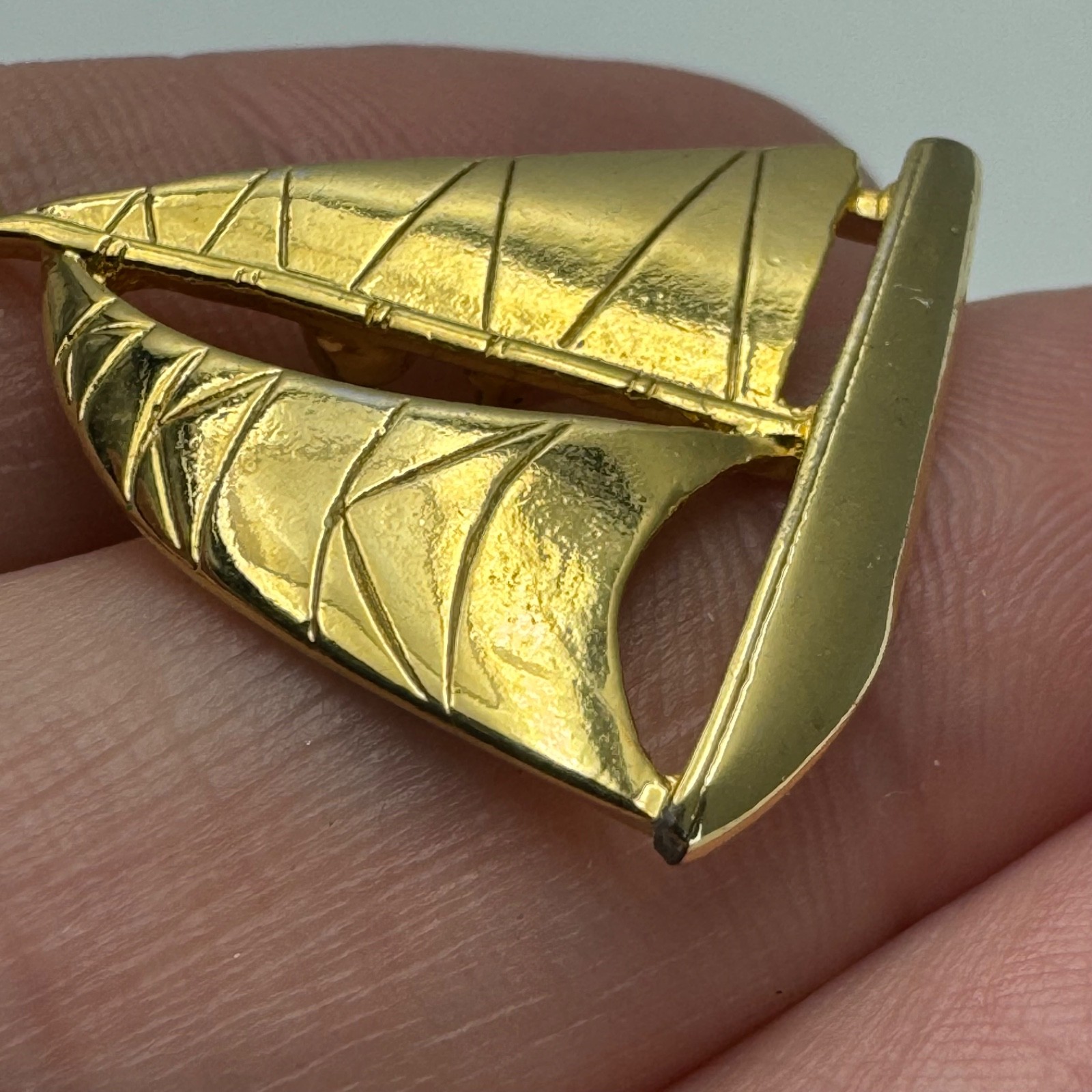 Sailboat Lapel Pin Nautical Sailing Yacht 90s Travel Vintage Gold Tone Brooch