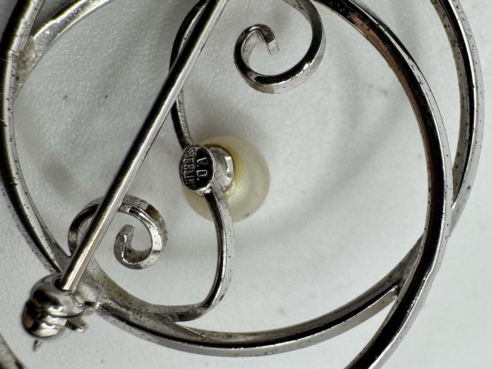 Vintage V.D. Sterling Silver Pearl Mid Century Modern Swirl Circle Brooch Pin