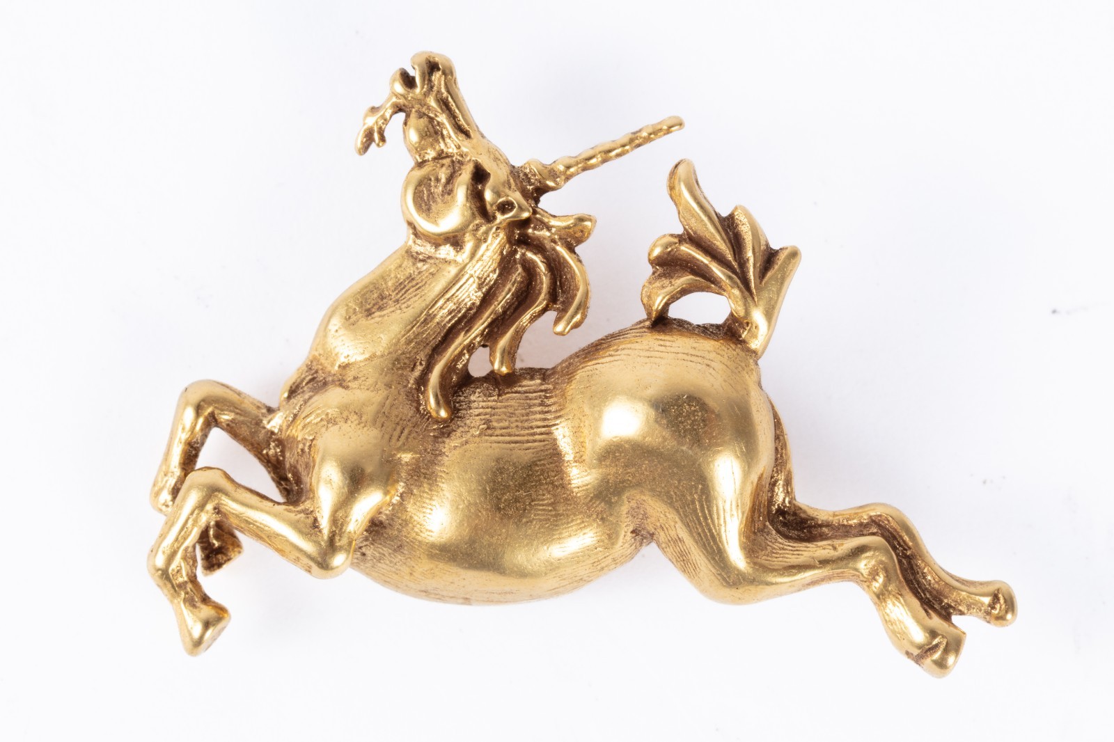 Vintage MMA Metropolitan Museum of Art Gold Tone Unicorn Brooch Pin GO MMA