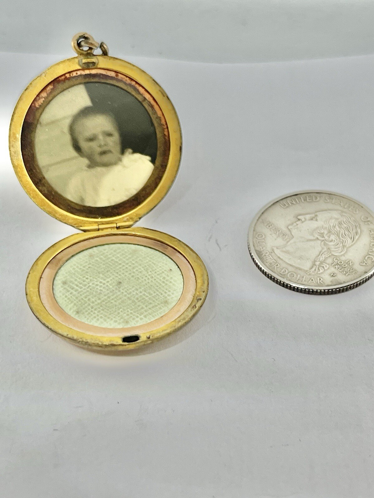 Antique Art Nouveau Rolled Gold Stars Round Locket Pendant with 8 Paste Stones