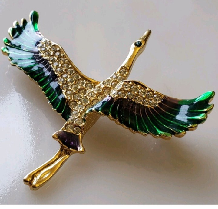 Vtg Giovanni Signed Stork Bird in Flight Gold Plated Enamel Clear Crystal Brooch