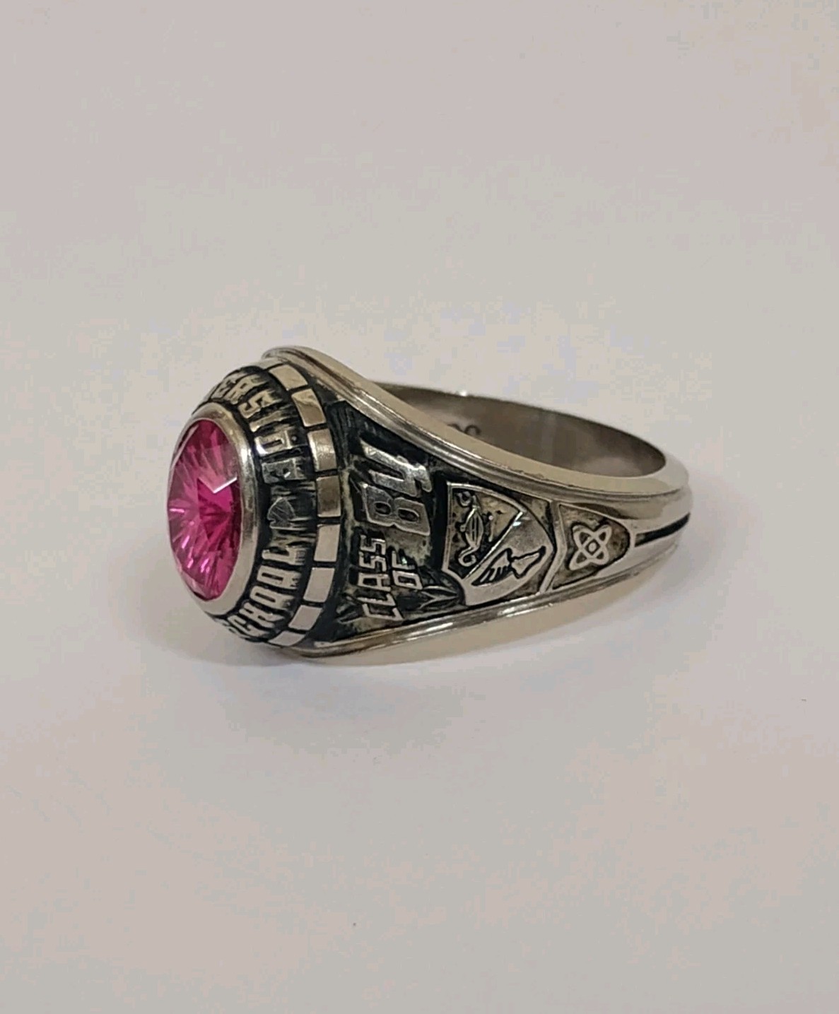Vintage 1984 Jostens Braves Ladies Class Ring Pink Simulated Ruby White Metal 6