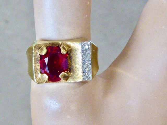 VINTAGE 10K YELLOW GOLD FILLED NEW OLD STOCK 70’S RED & CLEAR STONE RING SIZE 8