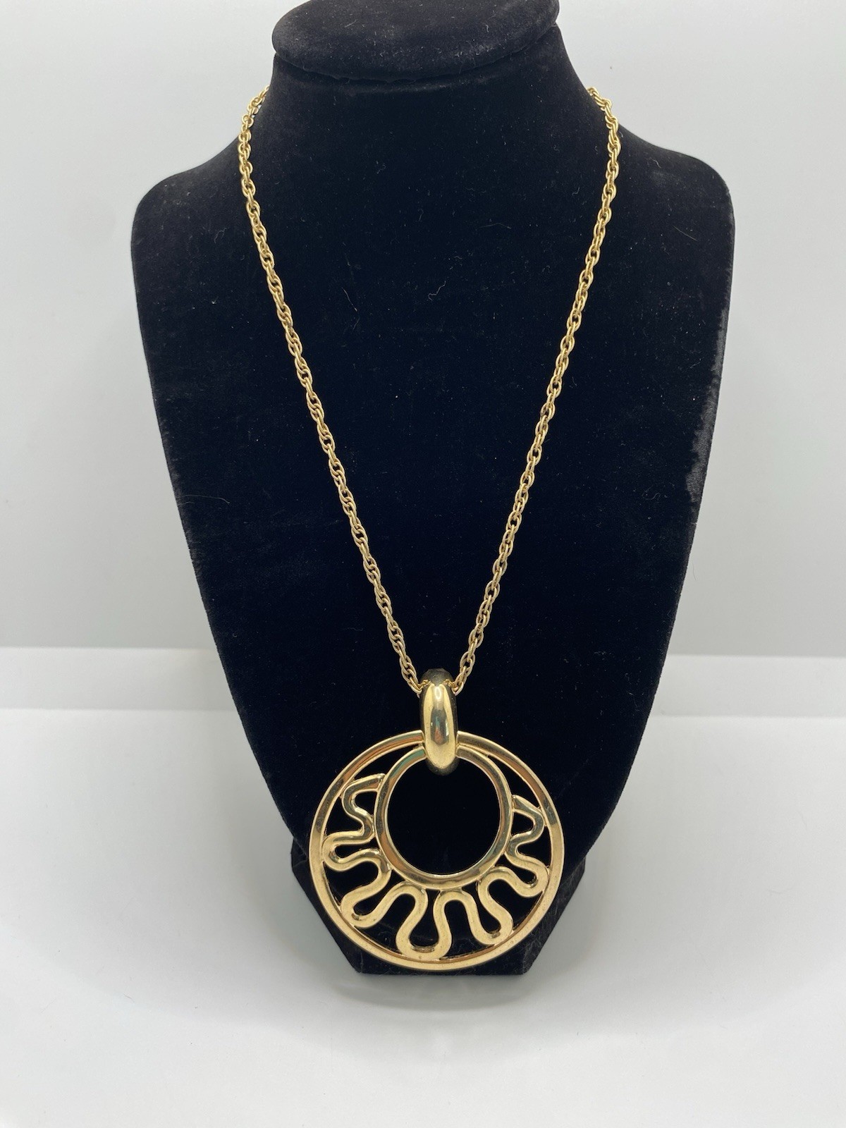 Vintage Sarah Coventry “Golden Nile” Necklace Pendant Best Seller 24″ Chain