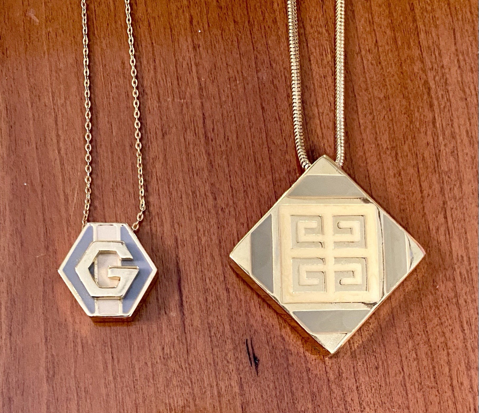 Givenchy Necklace 4G Logo Pendant Gold Tone Grey Vintage 1977 Geometric G Pair