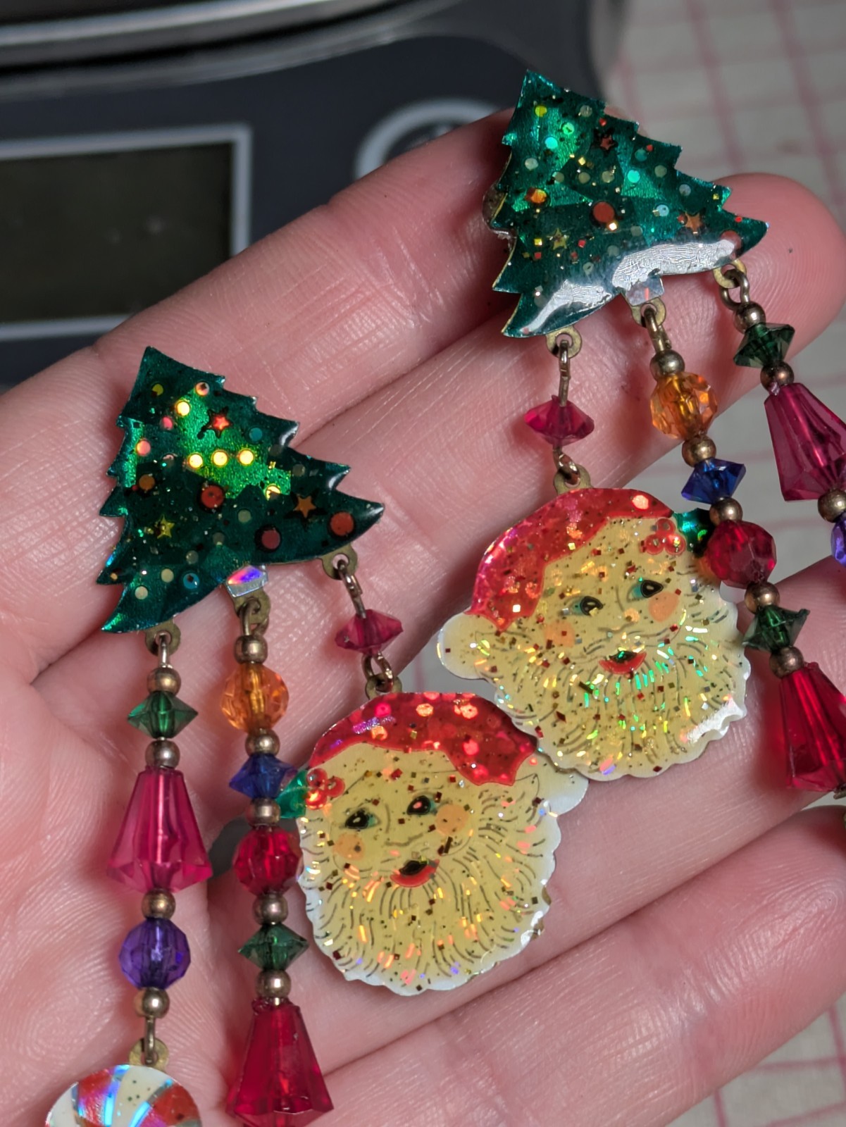 Vtg 80s (2) Watta KCFA Laundry Christmas Santa Earrings Lunch At The Ritz -like