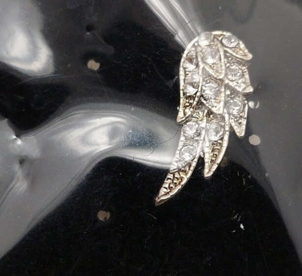 Angel Wing Pin crystal goldtone nickel lead free set of 2 carded