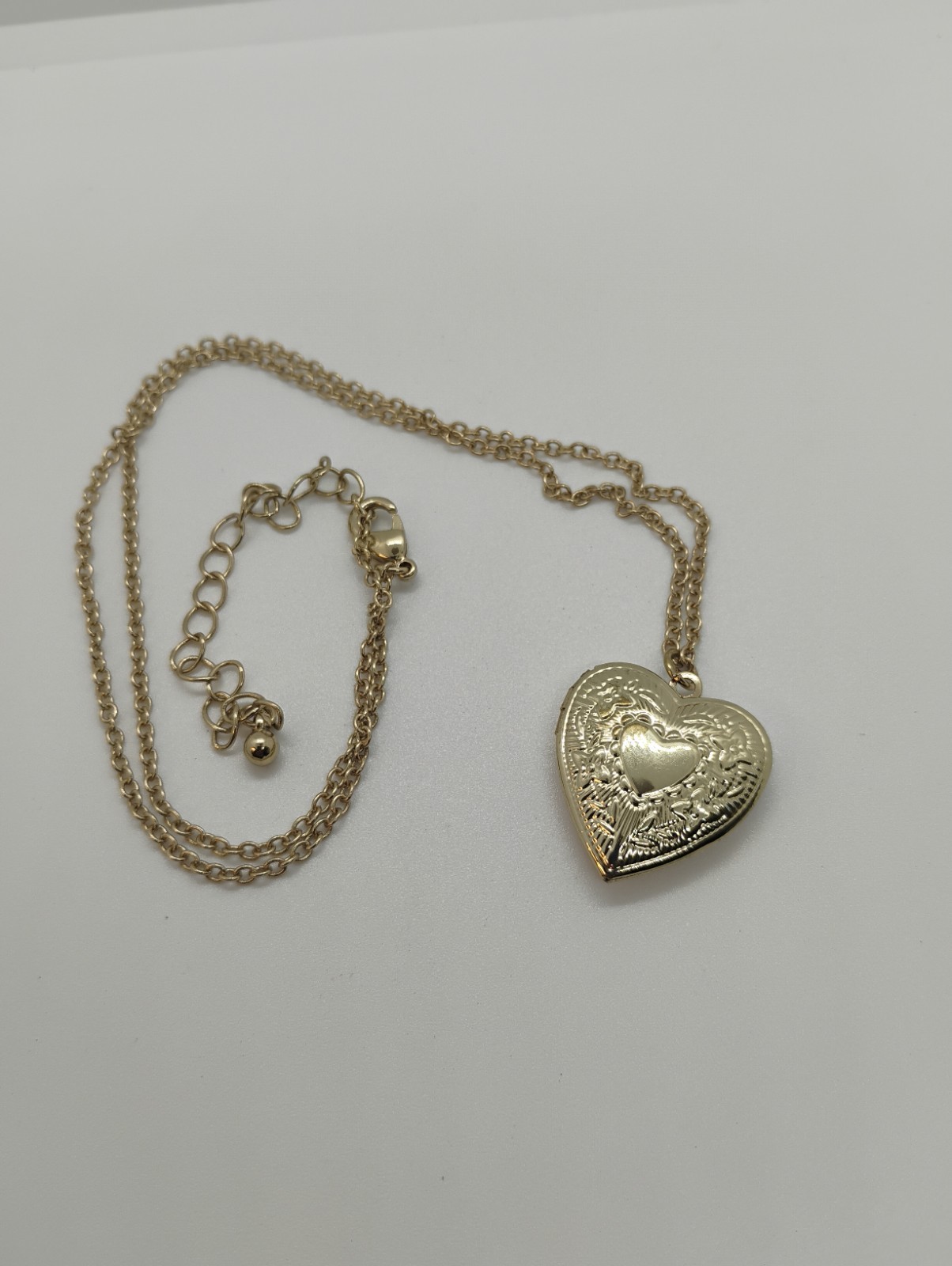 Vintage Style Gold Tone Etched Pillow Heart Locket Pendant Necklace Classic