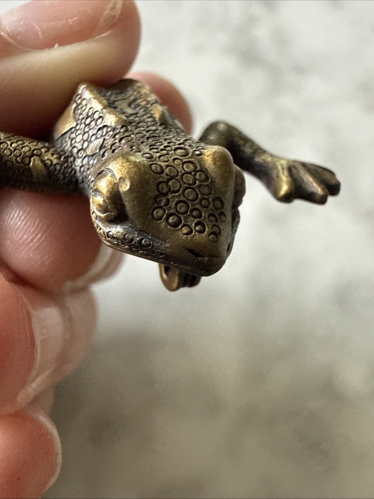 Vintage Bronze Color JJ Jonette Tree Frog Brooch Pin with Moving Legs Jewelry