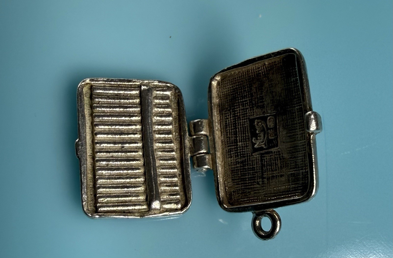 Vintage Cigarette Case Charm Opens Sterling Silver Fancy Scroll Top Nuvo 3.4g
