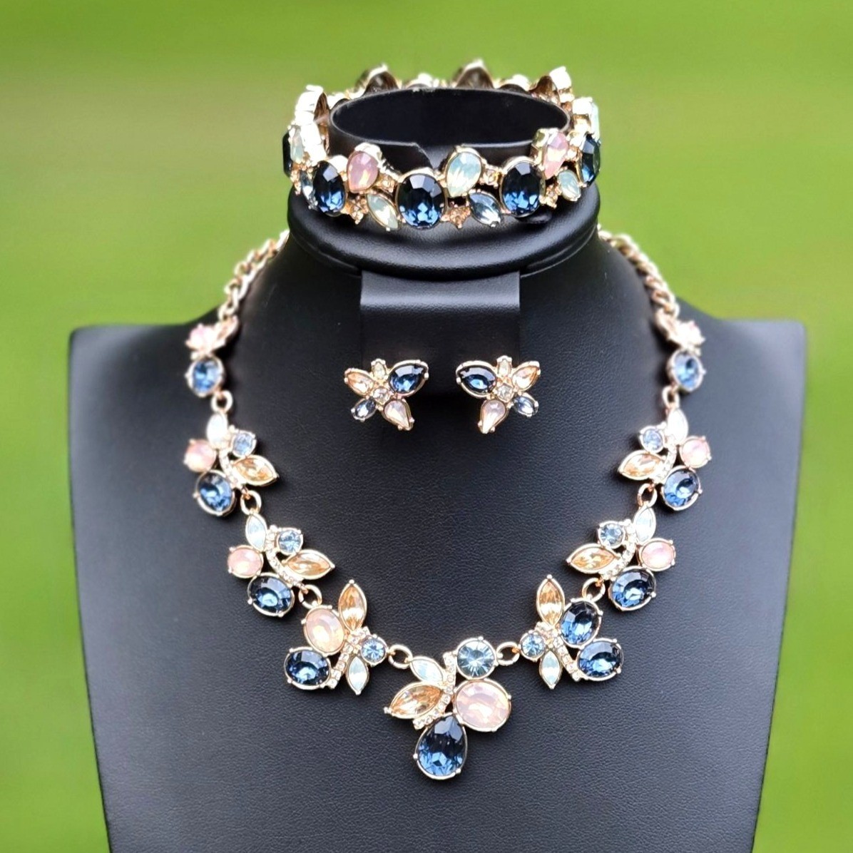 Vintage Avon Blushing Floral Necklace Bracelet Earrings Set Rhinestone Sparkle