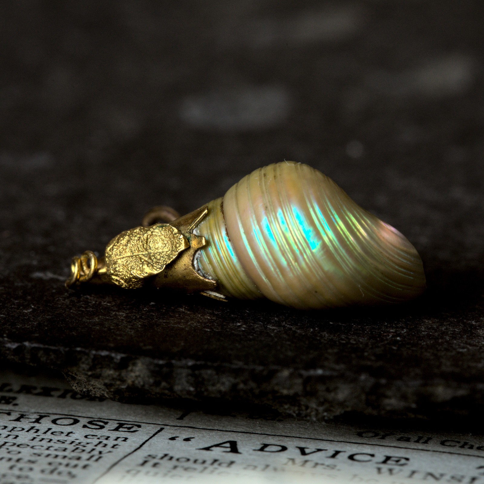 UNUSUAL ANTIQUE VICTORIAN GOLD SPIRAL MAIREENER RAINBOW KELP SHELL CHARM PENDANT