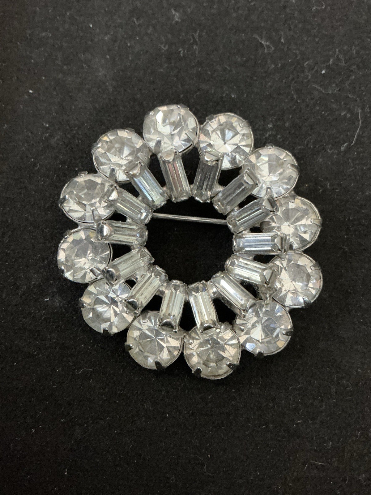 Vintage Weiss Clear Rhinestone Round Brooch Chunky Stunning Pin Silver Tone