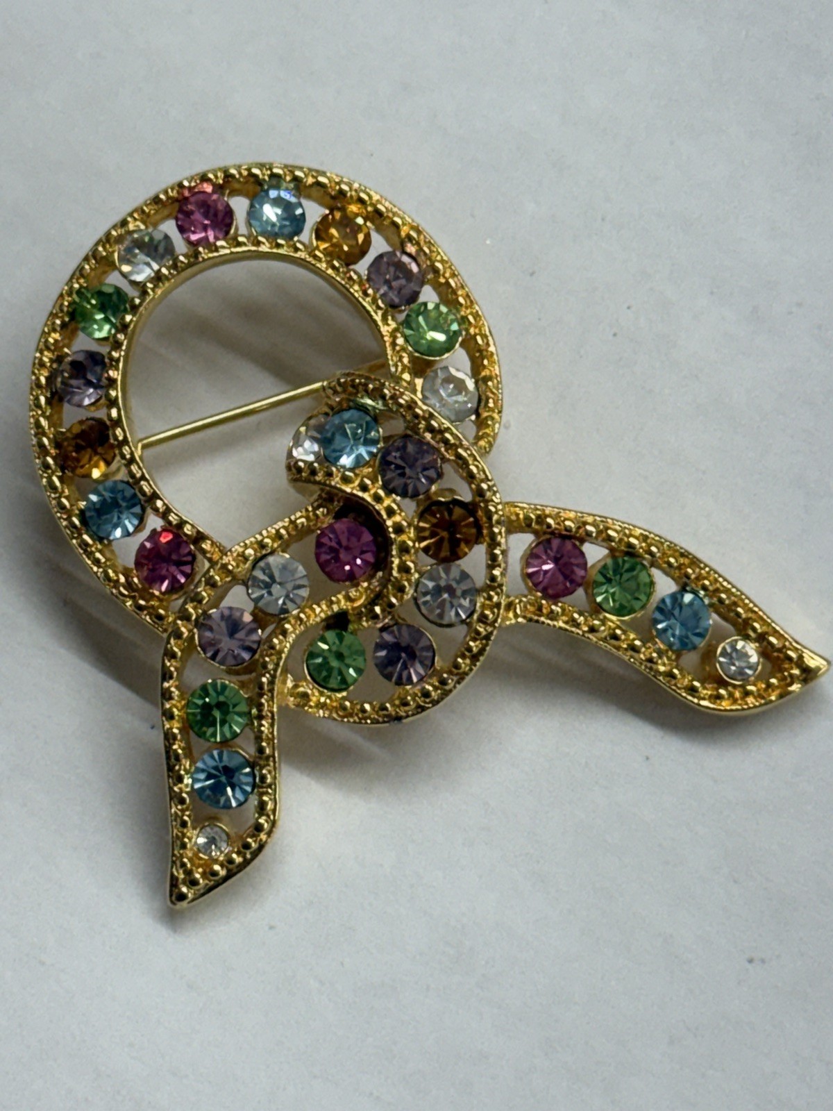 JOAN RIVERS “LOVER’S KNOT” MULTICOLOR CRYSTALS BROOCH PIN
