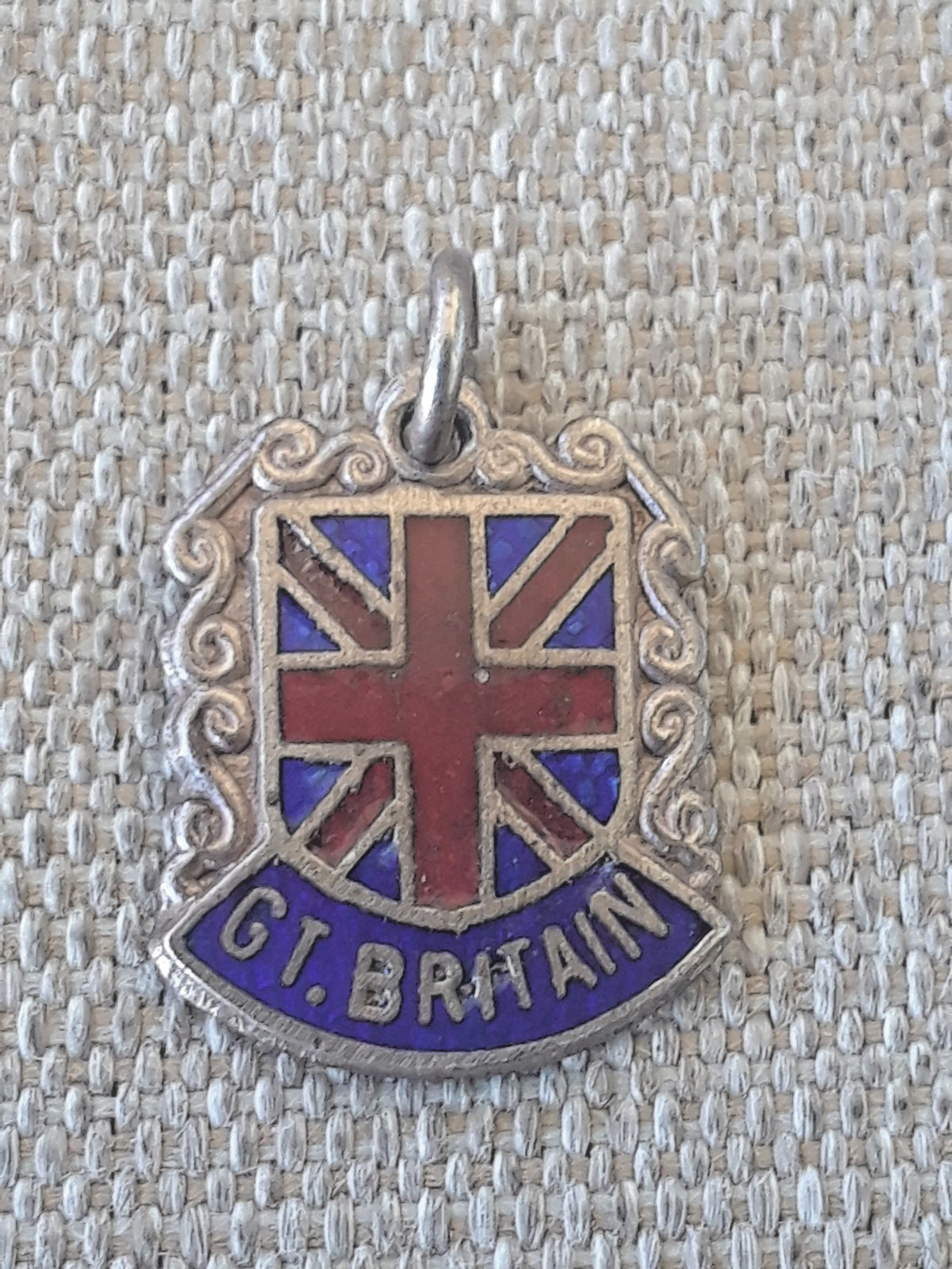 Vintage enamel Great Britain shield sterling charm