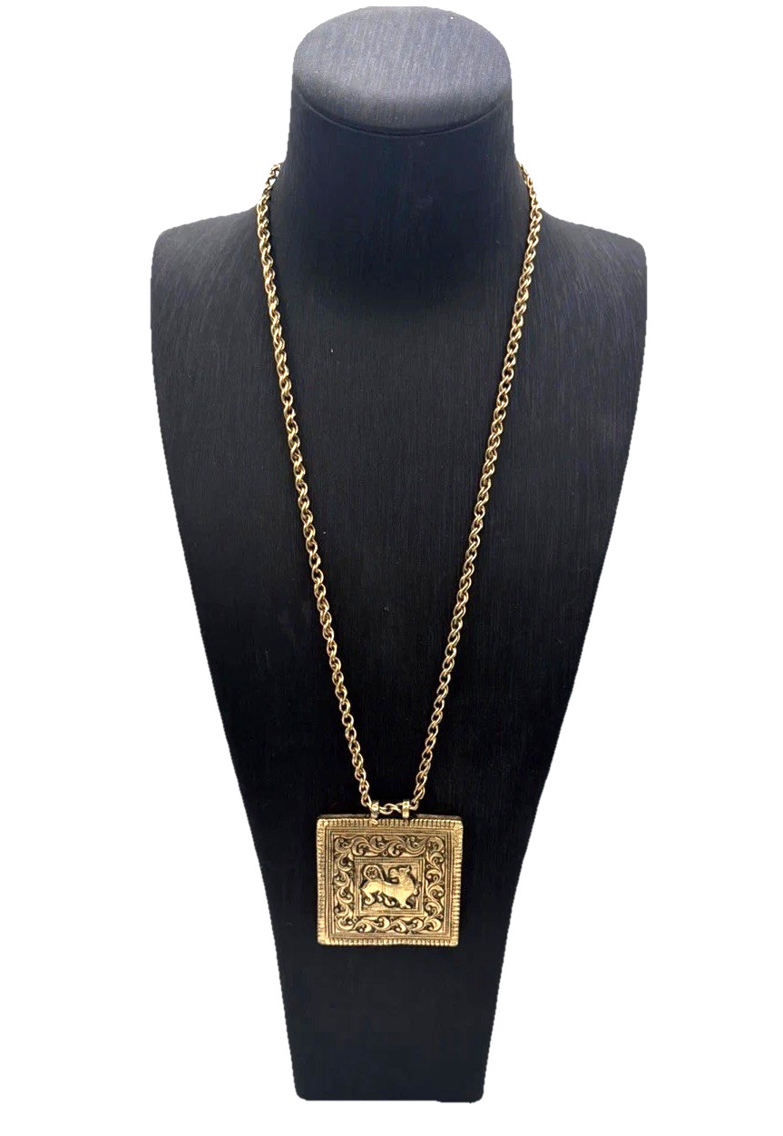 Vintage Accessocraft NY Etruscan Revival Lion Medallion Pendant Necklace