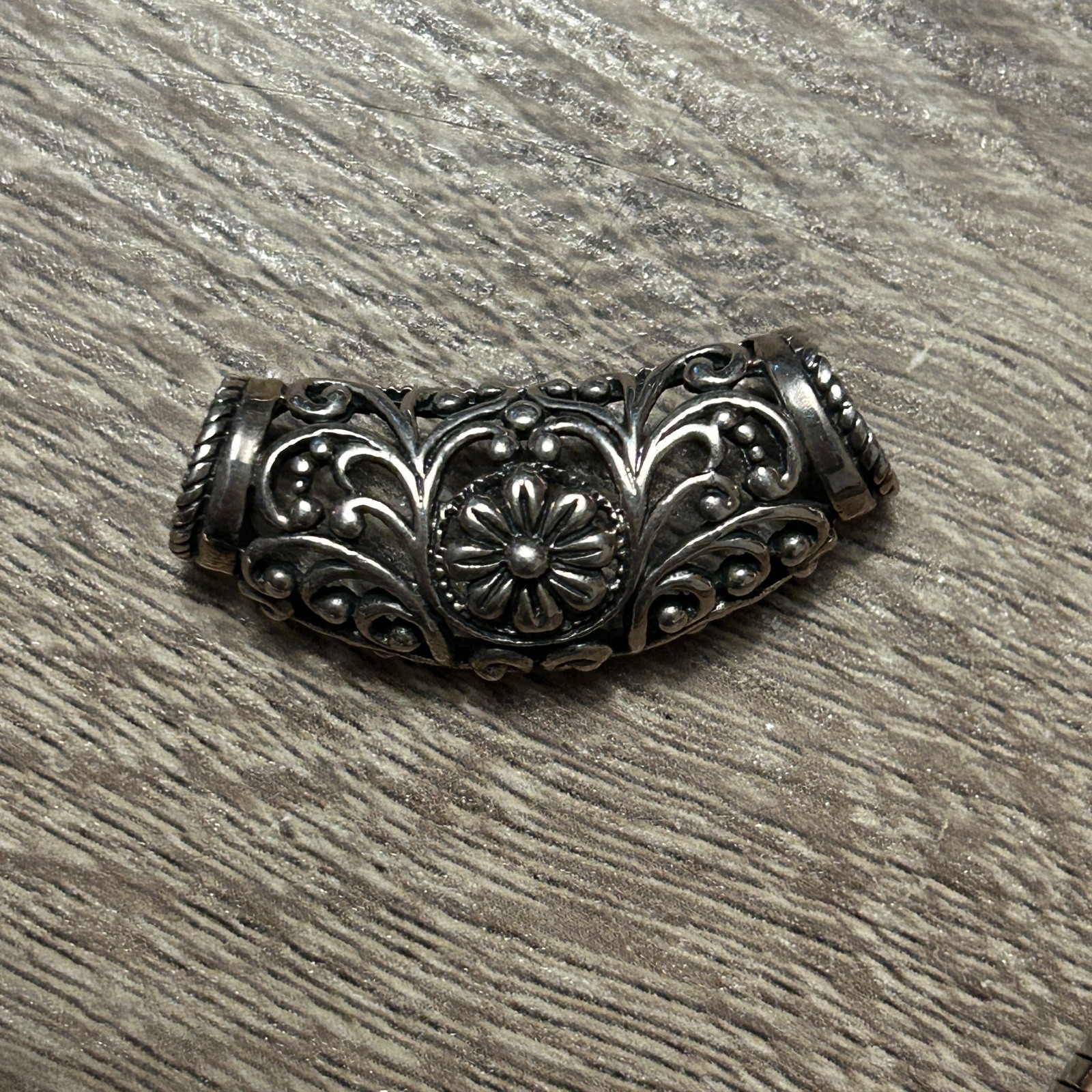 Vintage Silver Tone Metal Coil Choker w/3 Individual Slide on Pendants