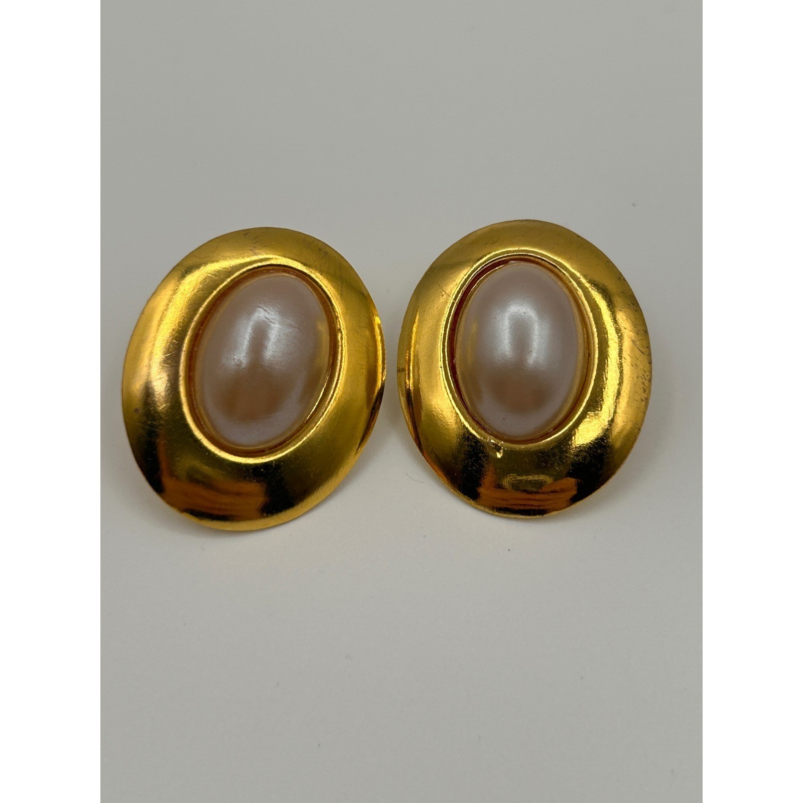 Vintage Gold Tone Oval Faux Pearl Stud Statement Earrings 1″ 80s Style
