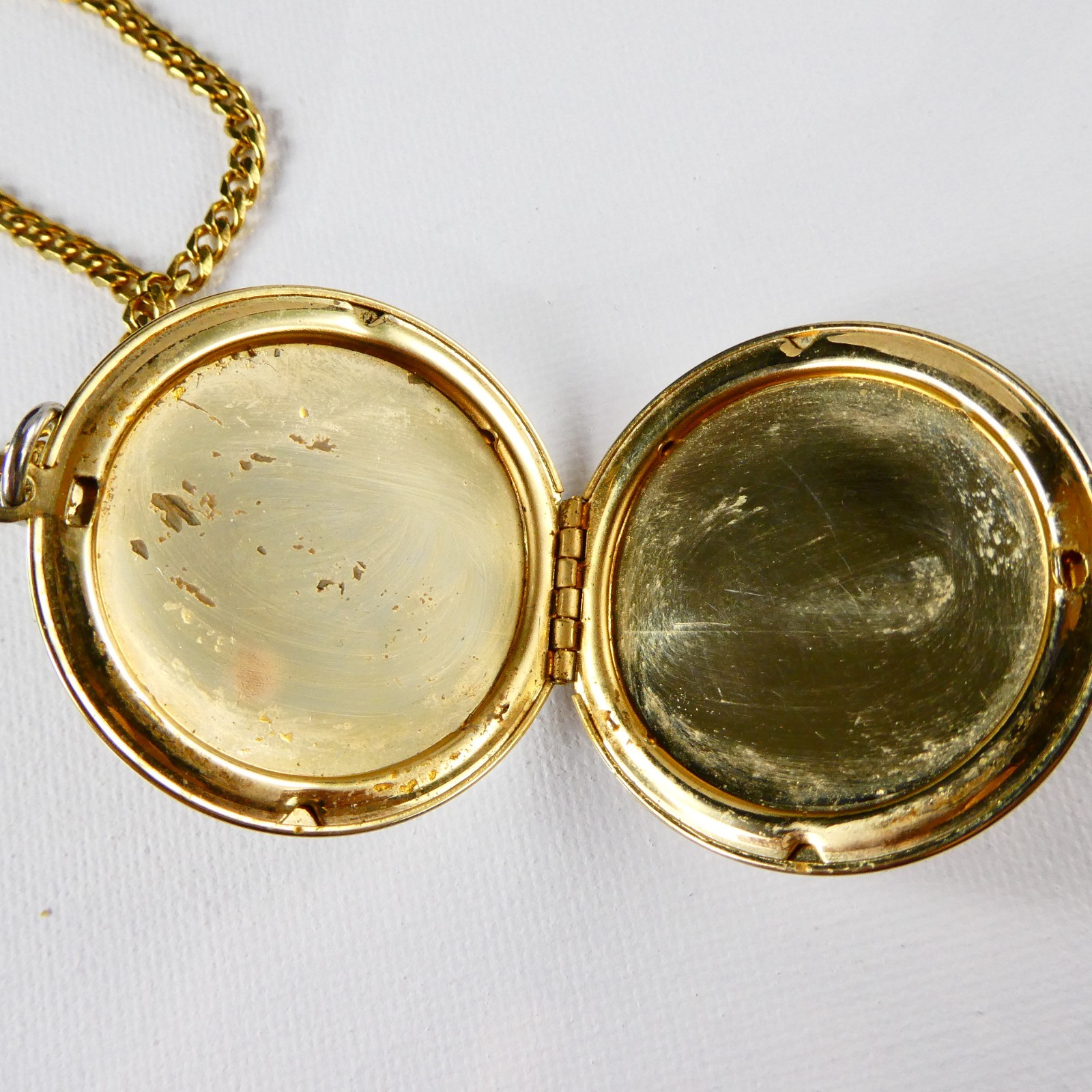 Vintage Gold Tone Picture Locket Black Cabochon Horoscope Zodiac Signs w/ Chain