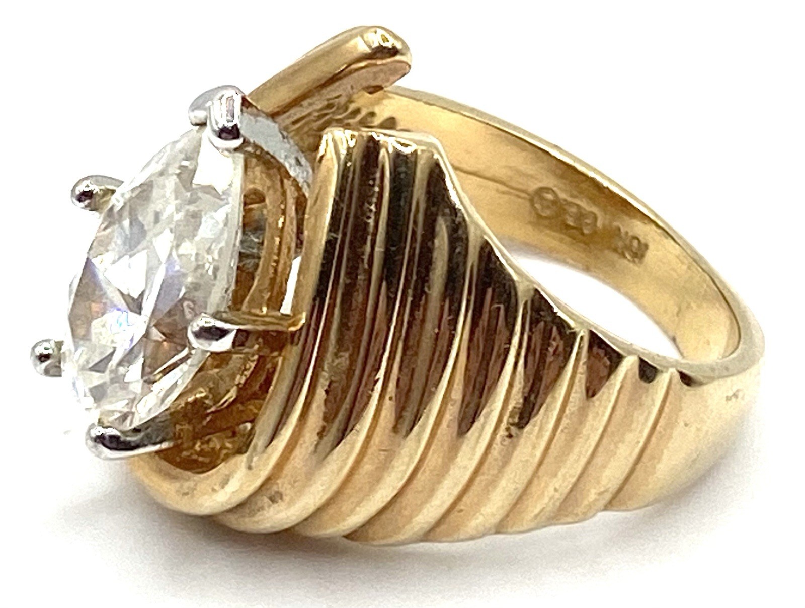 Vintage 18K Gold plated CZ Pear Brilliant Ladies Cocktail Ring Size 6.5