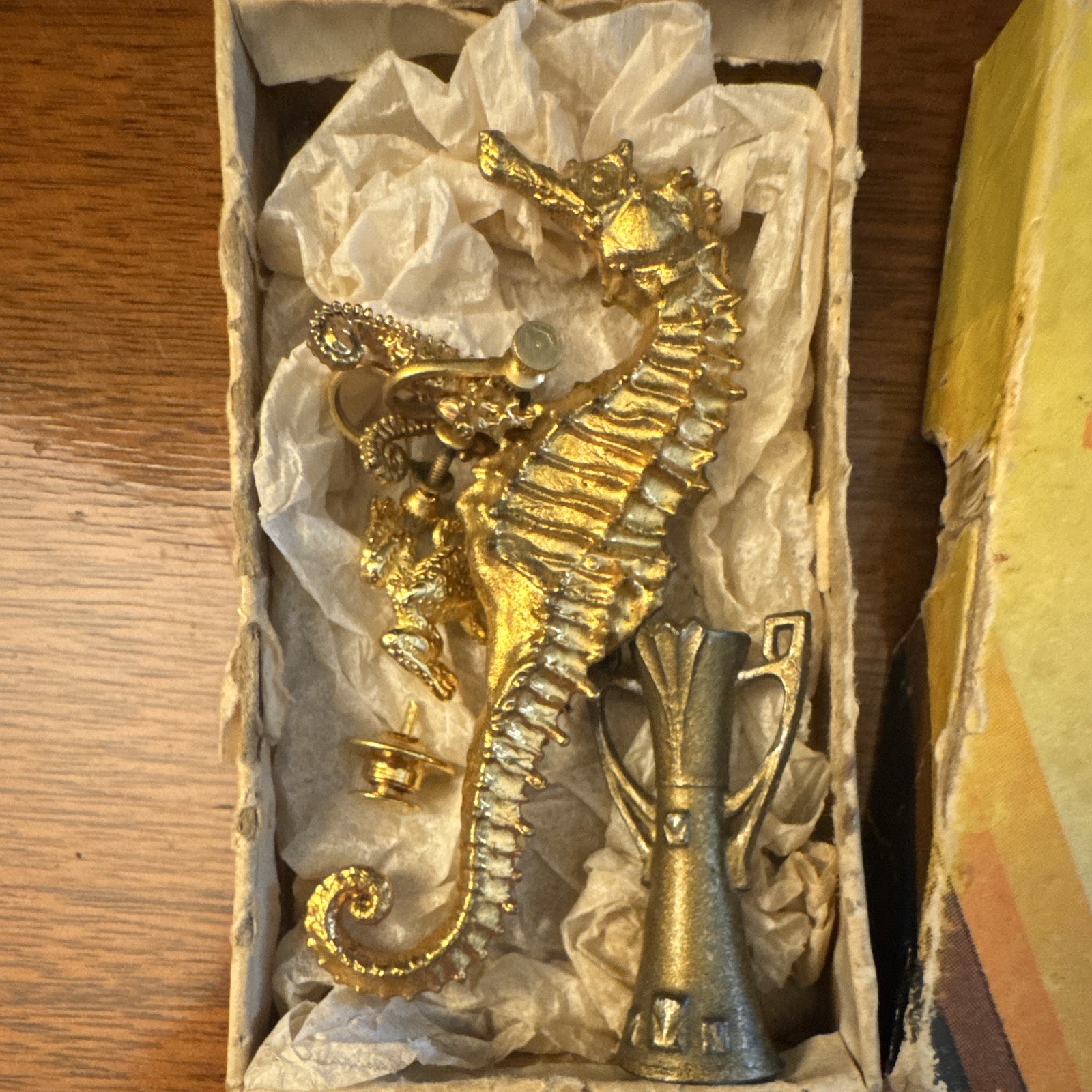 Gold Seahorse Pin Animal & Insect Theme No Stone