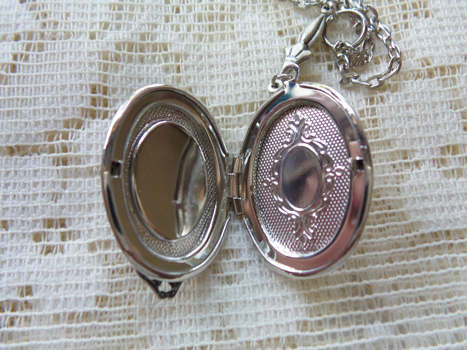 SILVER PLATED FILIGREE VICTORIAN CAMPHOR GLASS LOCKET