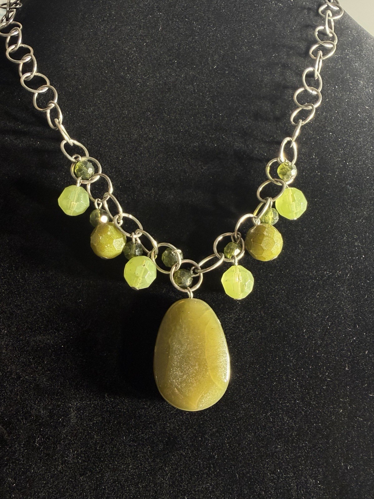 Vintage Avon Green Stone & Beaded Statement Necklace Silver Tone Chunky Chain