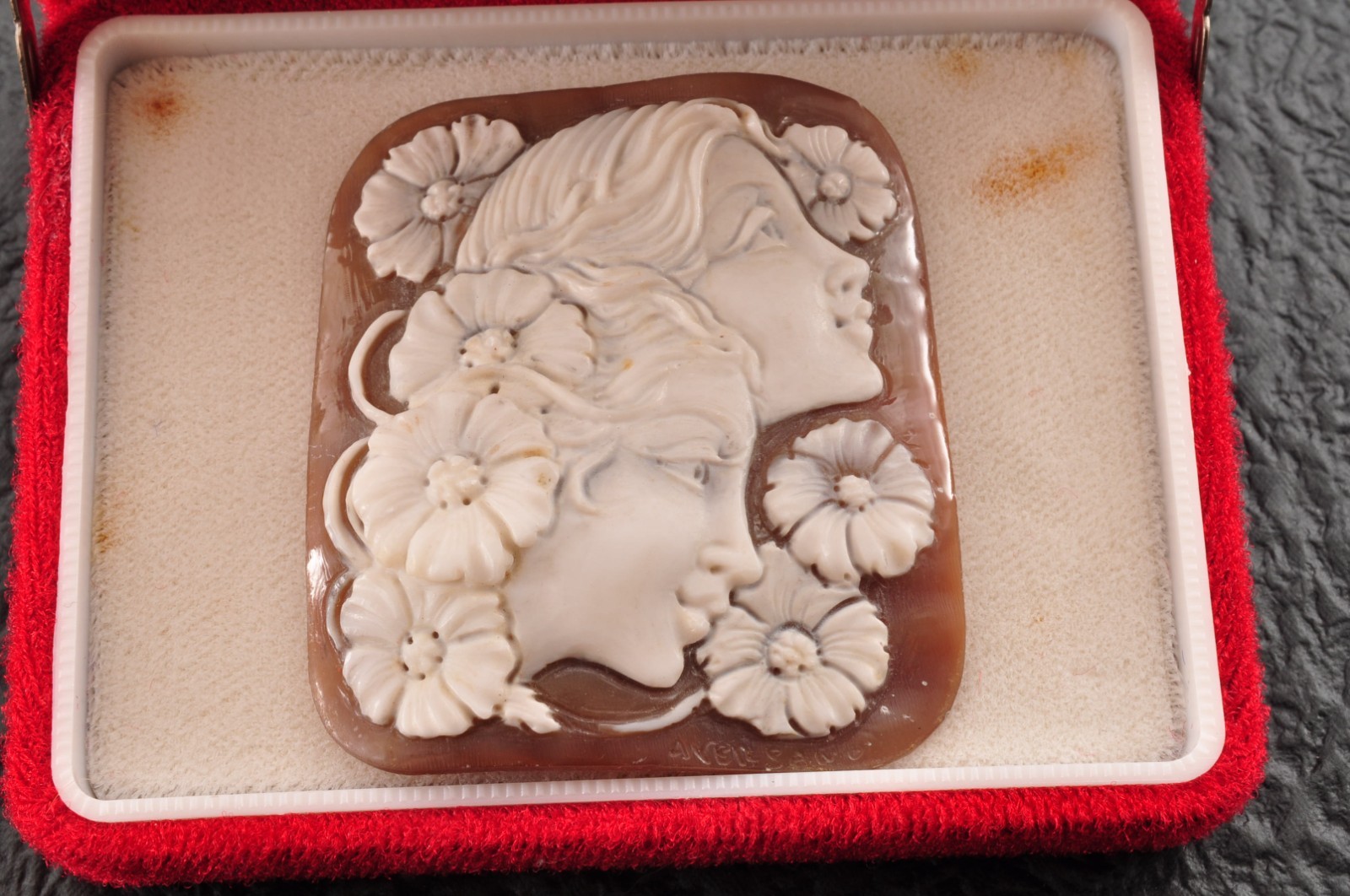Vintage oval square shell cameo “Girls in Profile” (83.0ct) sign by artist box.