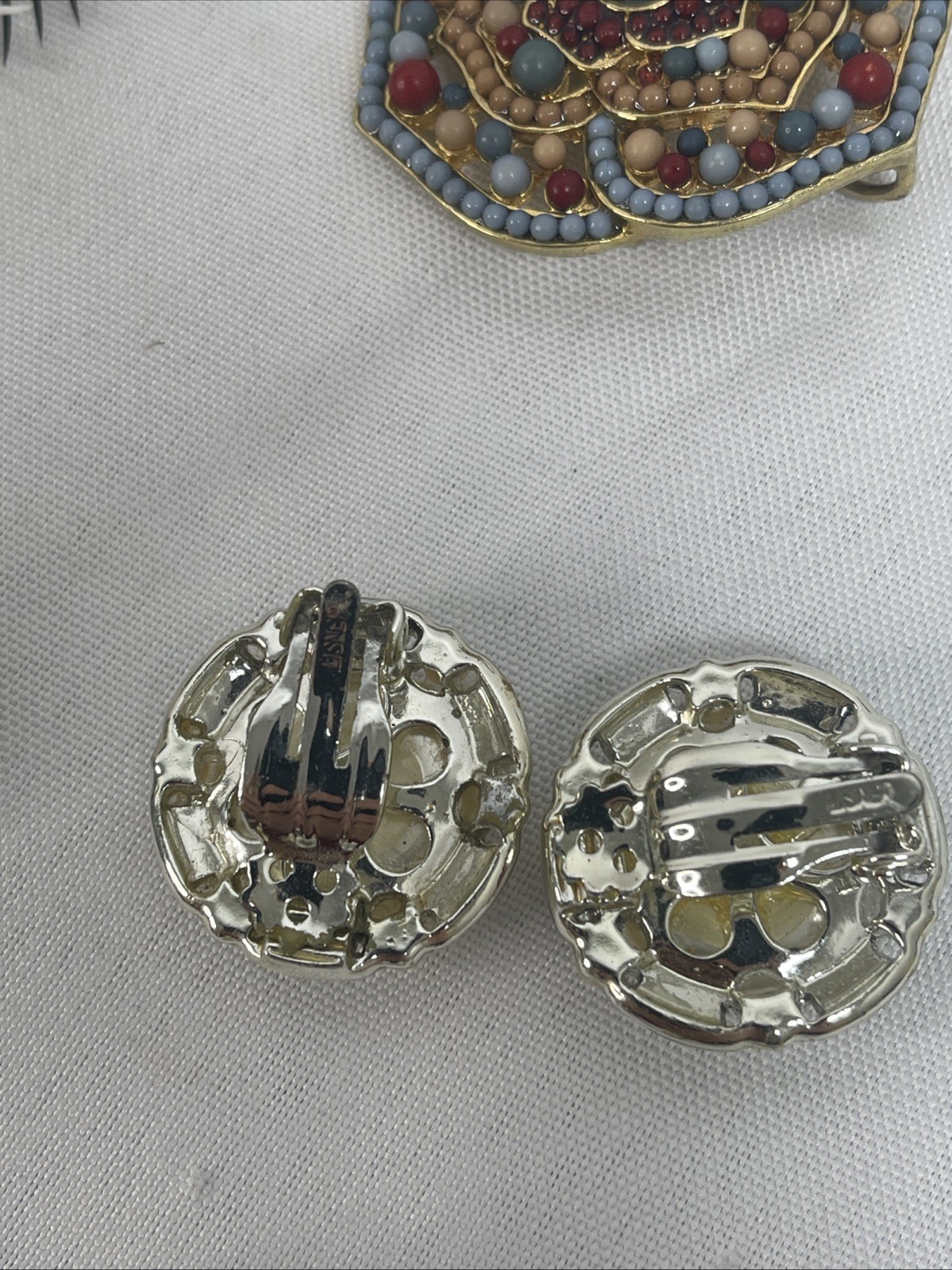 Lot Of Vtg Earrings Lisner Multicolor Faux Pearl Japan Hong Kong Avon Brooch