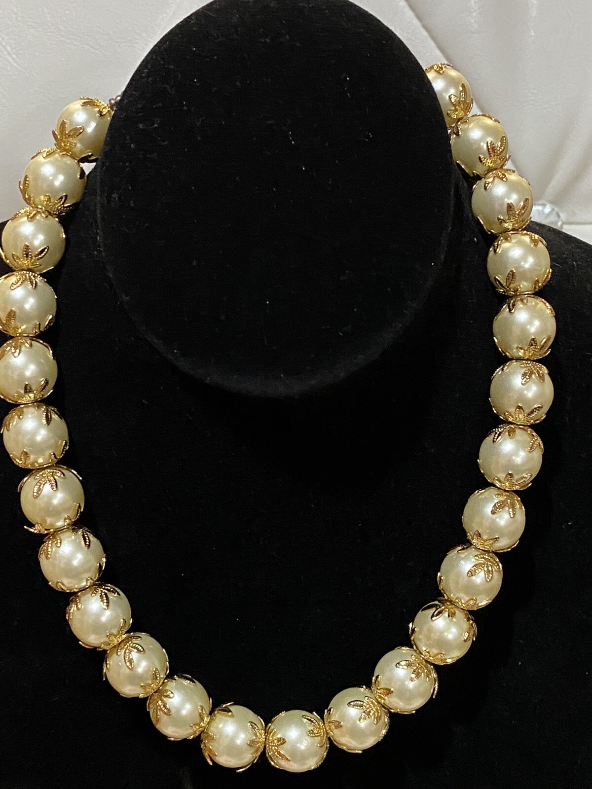 Vintage Pearl With Gold Elements Necklace Gorgeous For Any Occasion