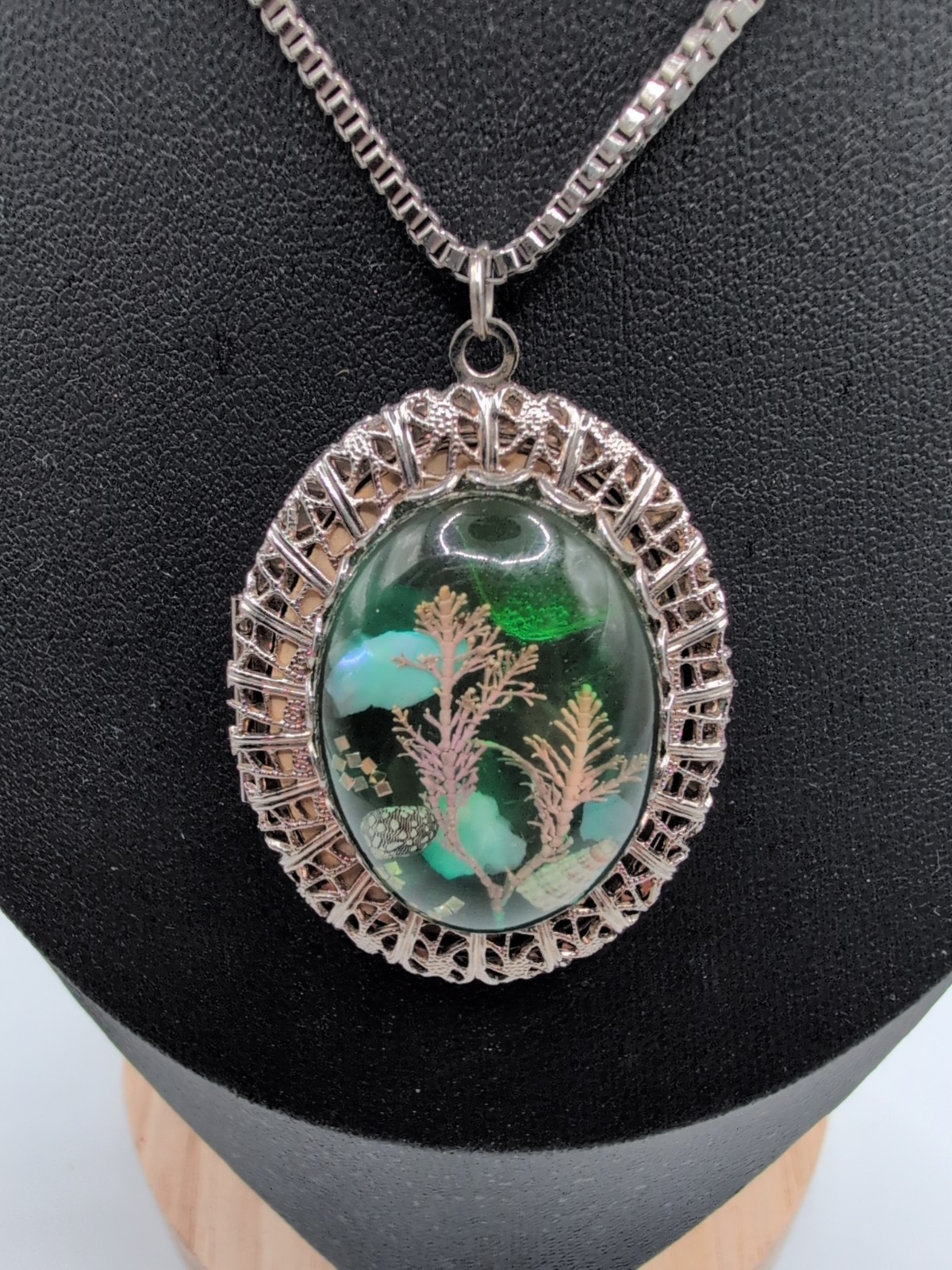 Vintage Filagree Double Locket Lucite Sea life Theme Silver Tone Necklace
