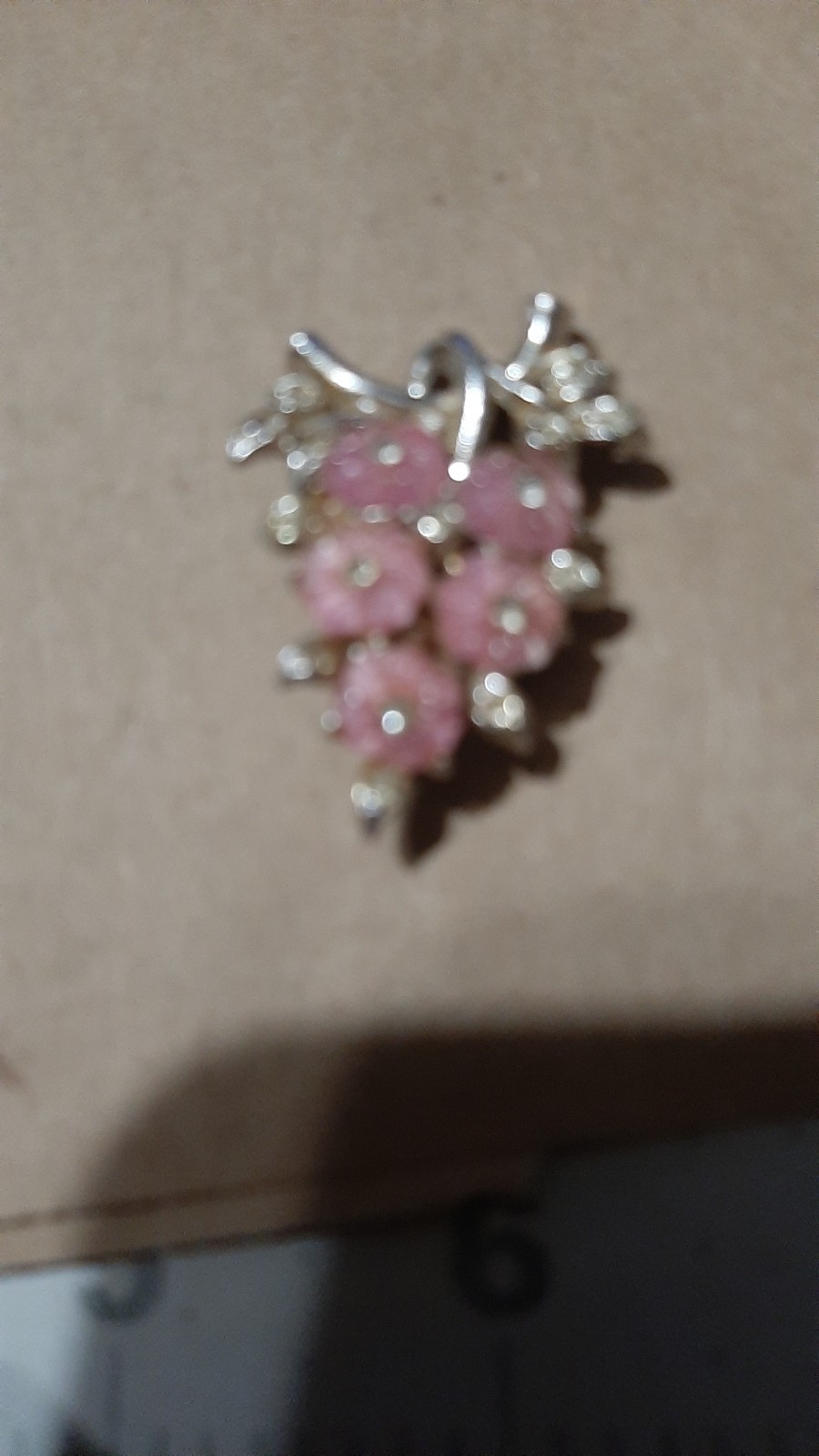 Unsigned PINK MOLDED GLASS Flowers Brooch