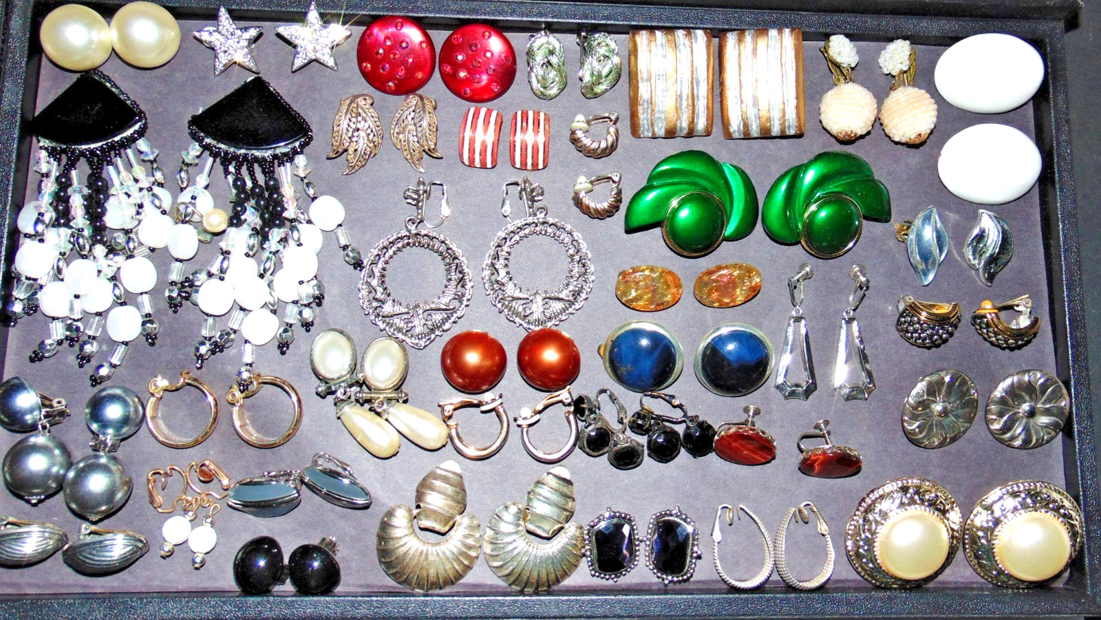 Vintage-Mod Lot 200 ALL Clip-on Earrings Pairs Some Signed Jewelry Rhinestone +