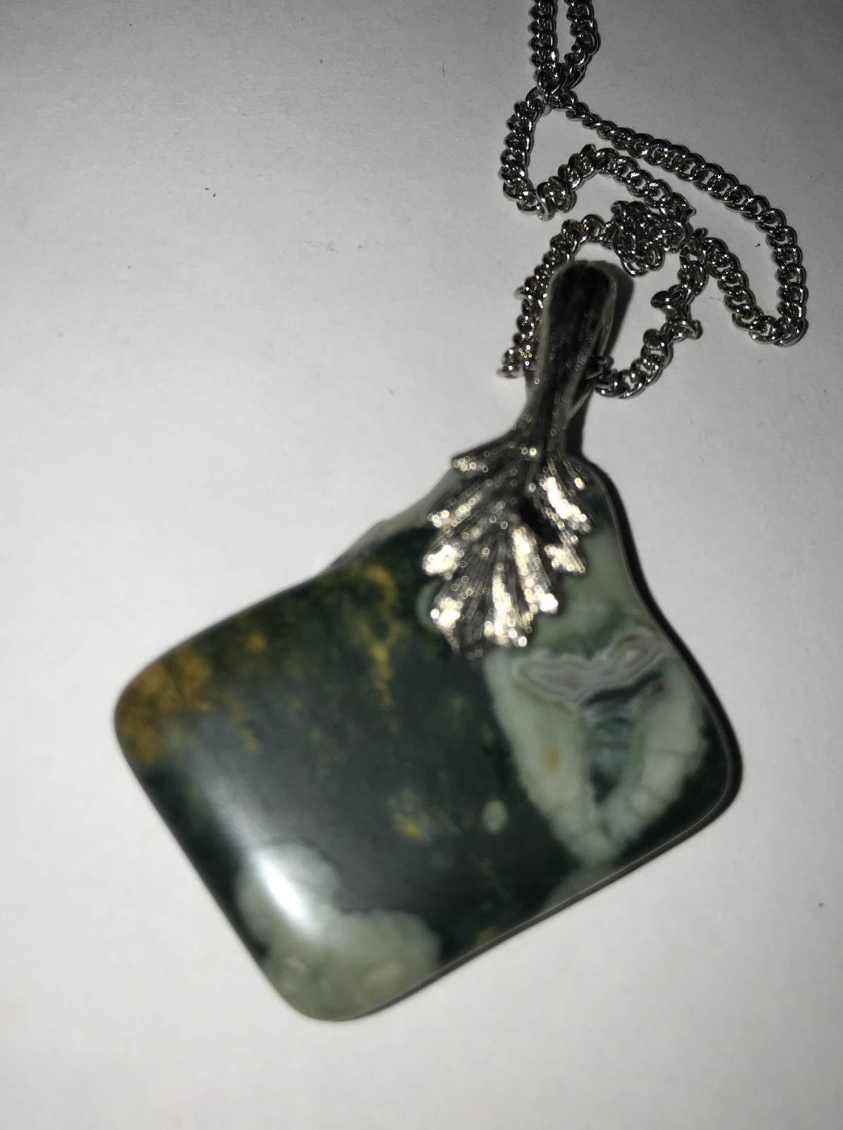 Vtg Stone Pendant with Silvertone Chain