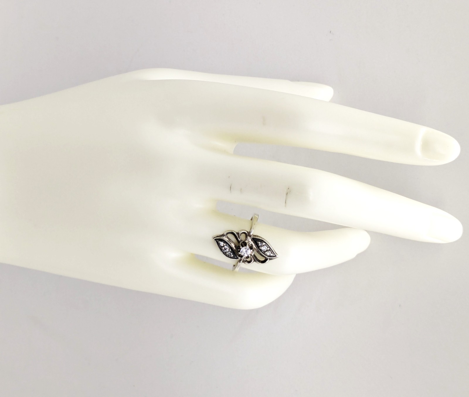 Vintage Elegant RING Silver 925 with Chic Bright Stone -size: 6.75US (17mm) #123