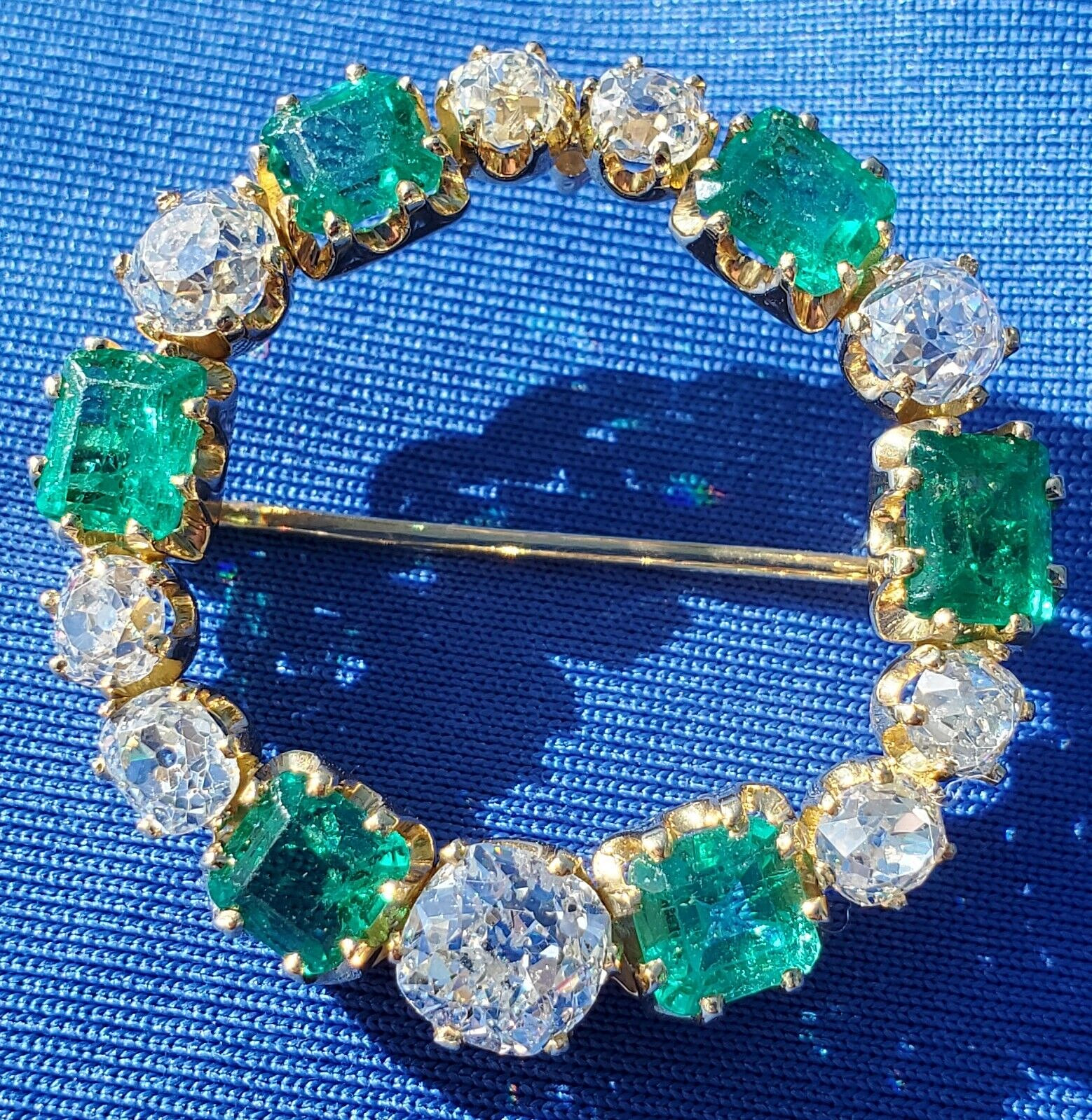 Original EARTH MINED DIAMOND EMERALD BROOCH Circle Deco Antique SOLID 18K GOLD