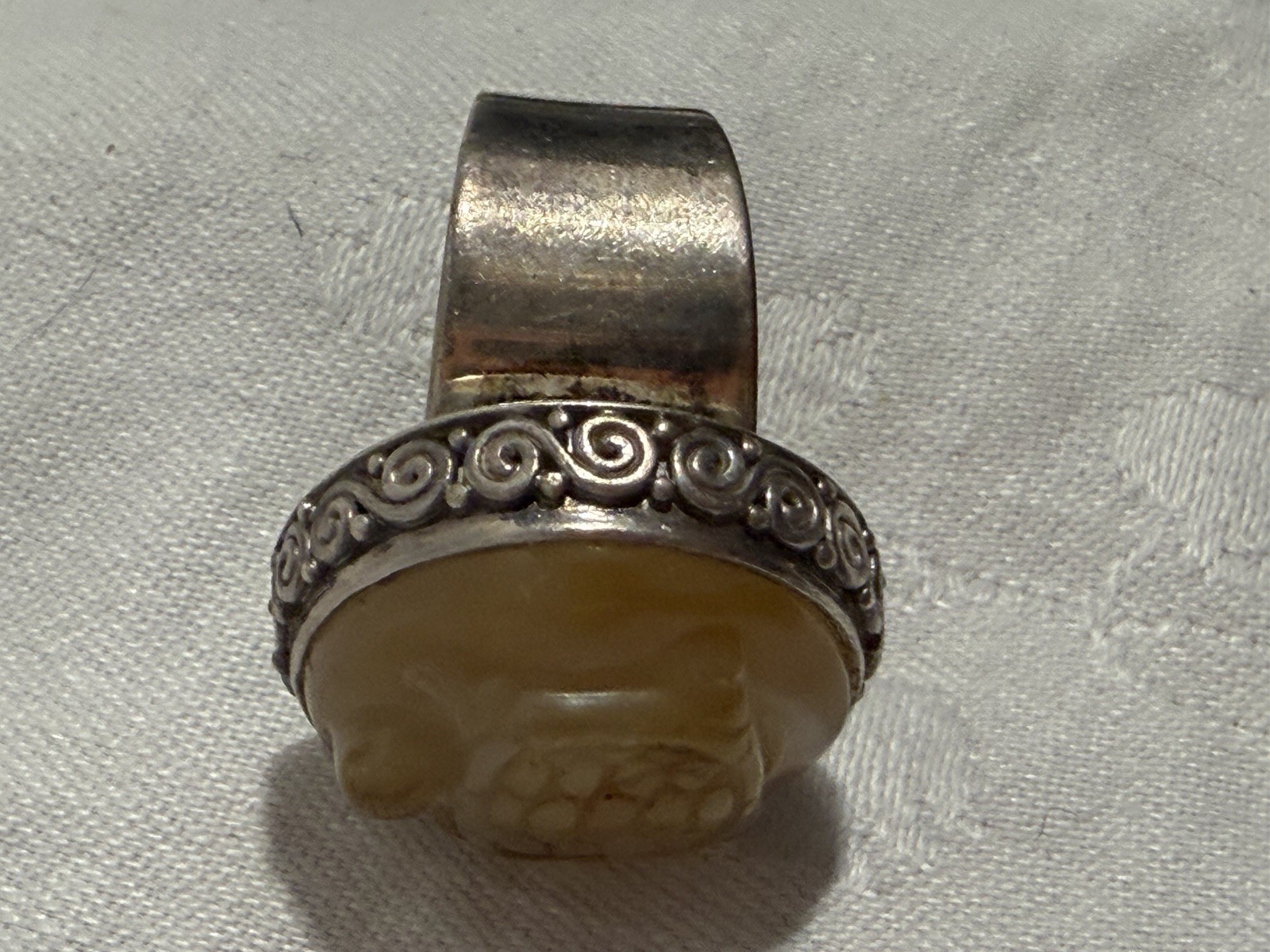 Retired Sajen Amber Agate turtle Carved 8.5 Size Silver 925 Ring