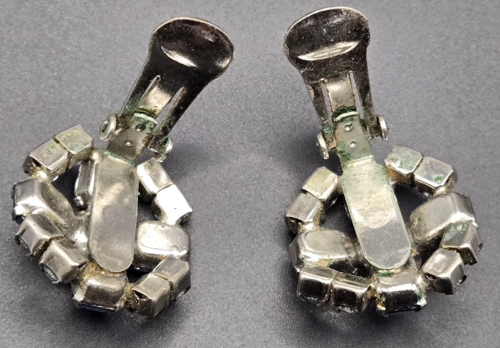 Vtg Unmarked Blue Rhinestone Clip On Earrings Emerald Cut Round Domed SilverTone