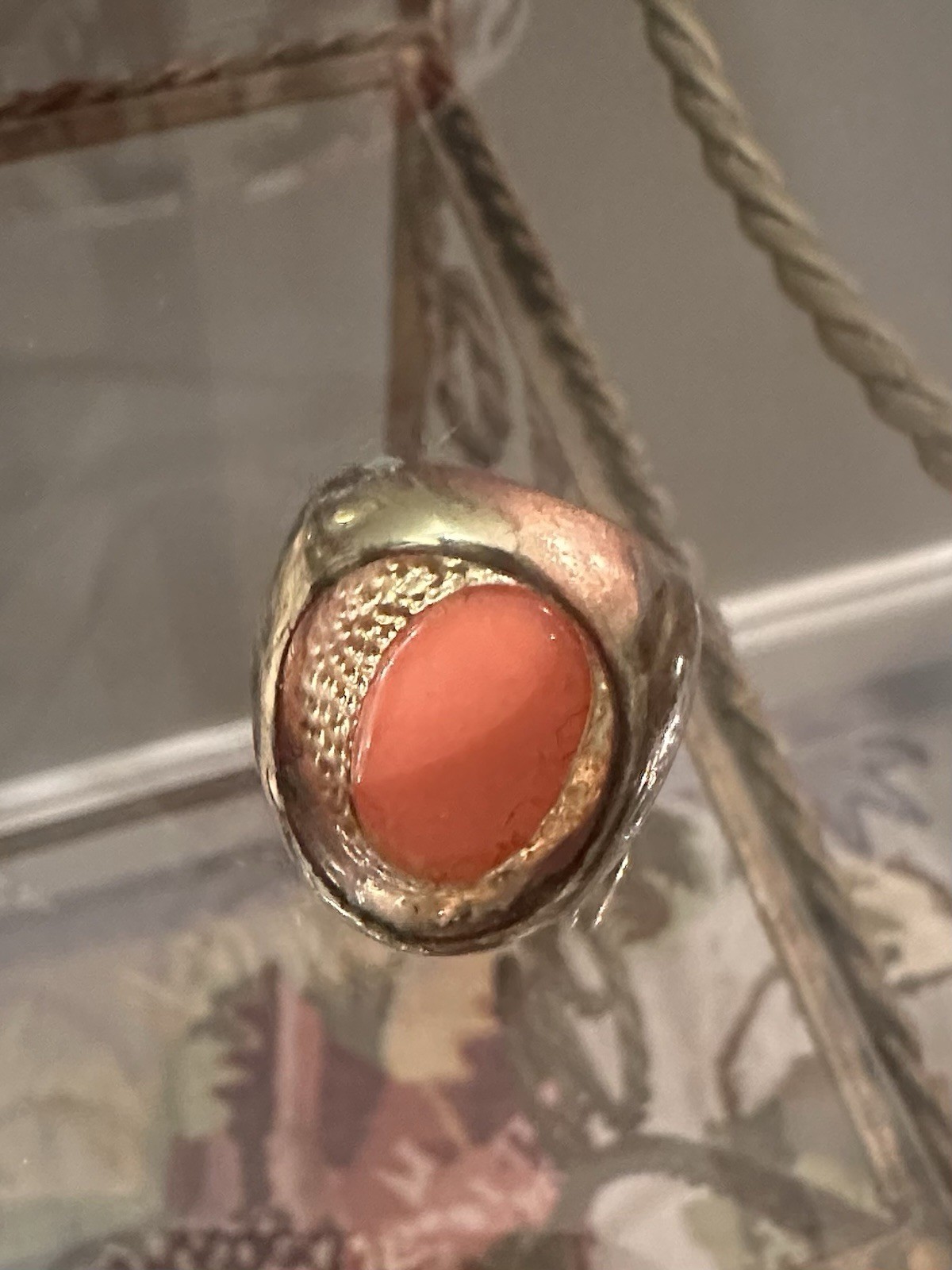 Vintage Chunky Gold Tone Oval Coral Cameo Cocktail Ring Size 5.5