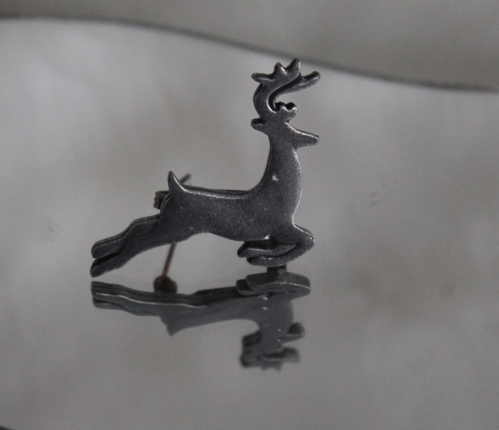 Vtg 2001 Quick Cooking Pewter Flying Reindeer Brooch Christmas Pin Gift For Her