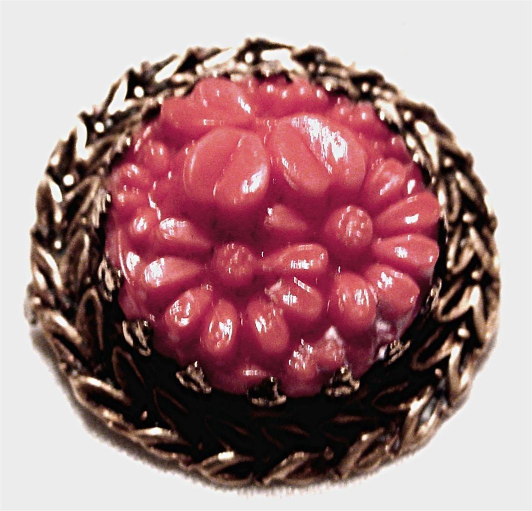 ANTIQUE ESTATE VICTORIAN 1837-1901 ERA CARVED CORAL CELLULOID & BRASS BROOCH PIN