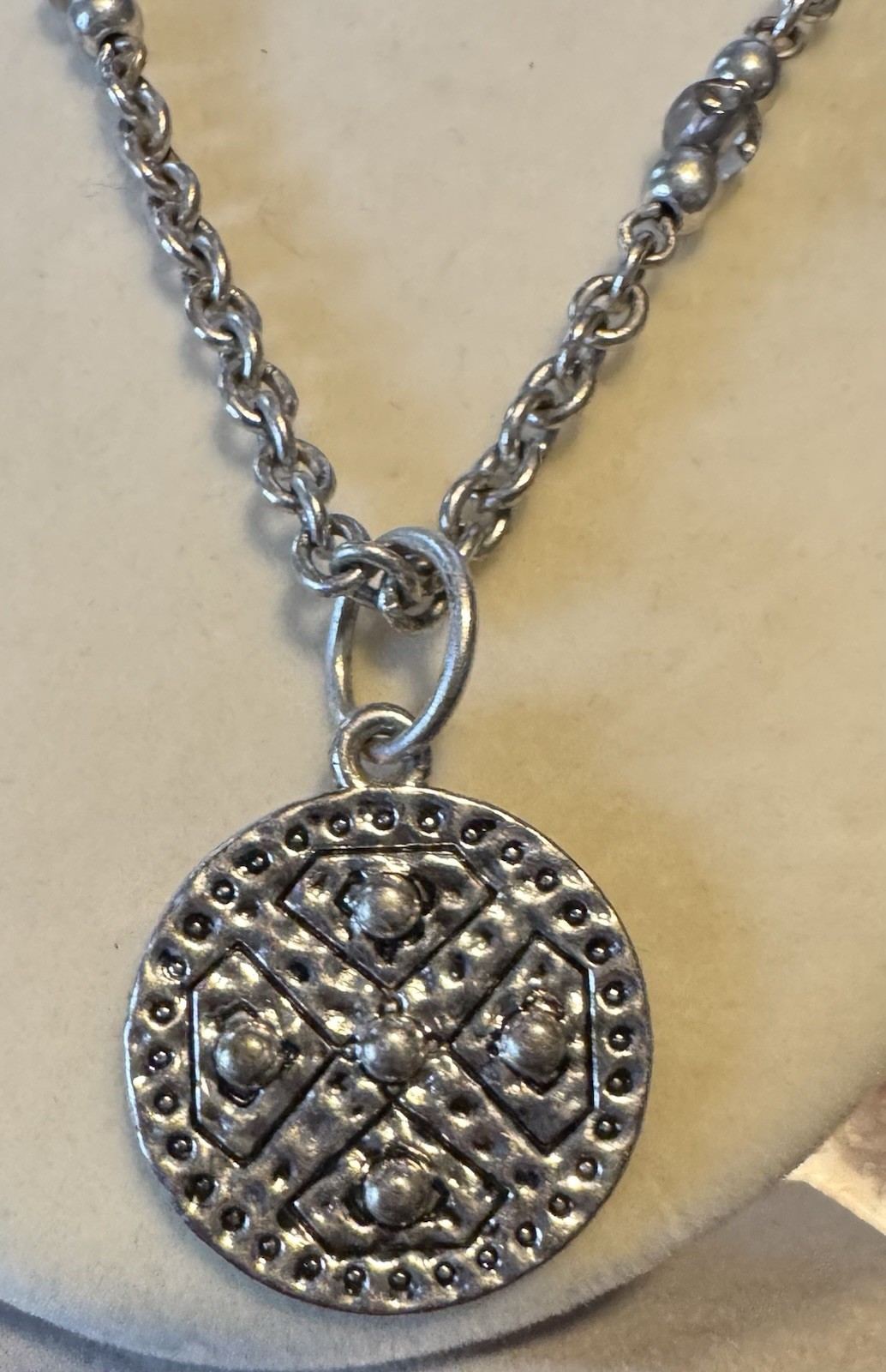 Vintage Premier Designs Silvertone Necklace With Round Medallion 20”