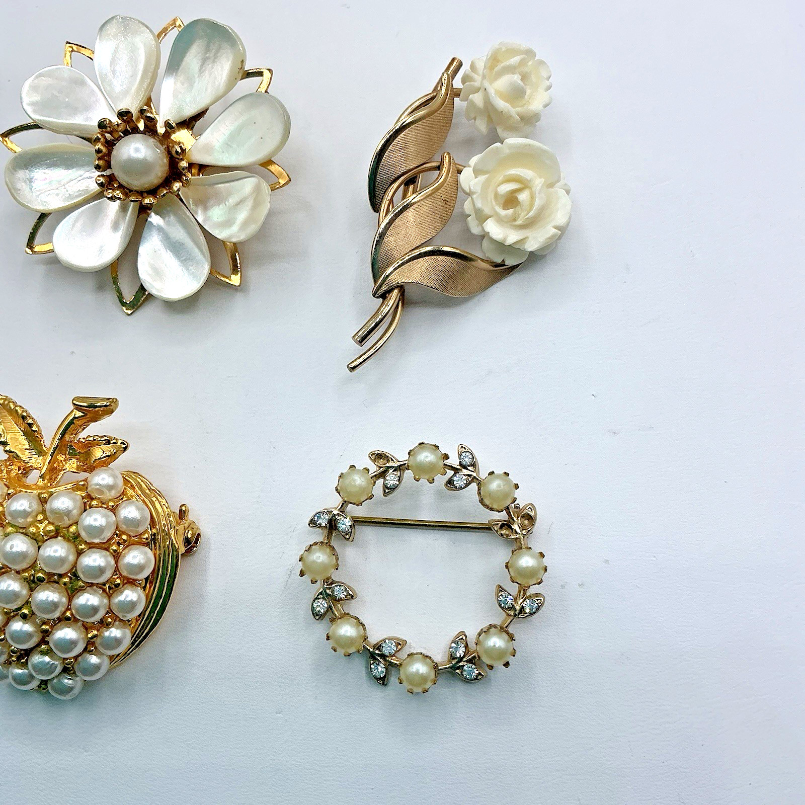 Lot of 6 Gold Tone Faux Pearl MOP Brooch Pins VanDell And Unbranded Apple Flower