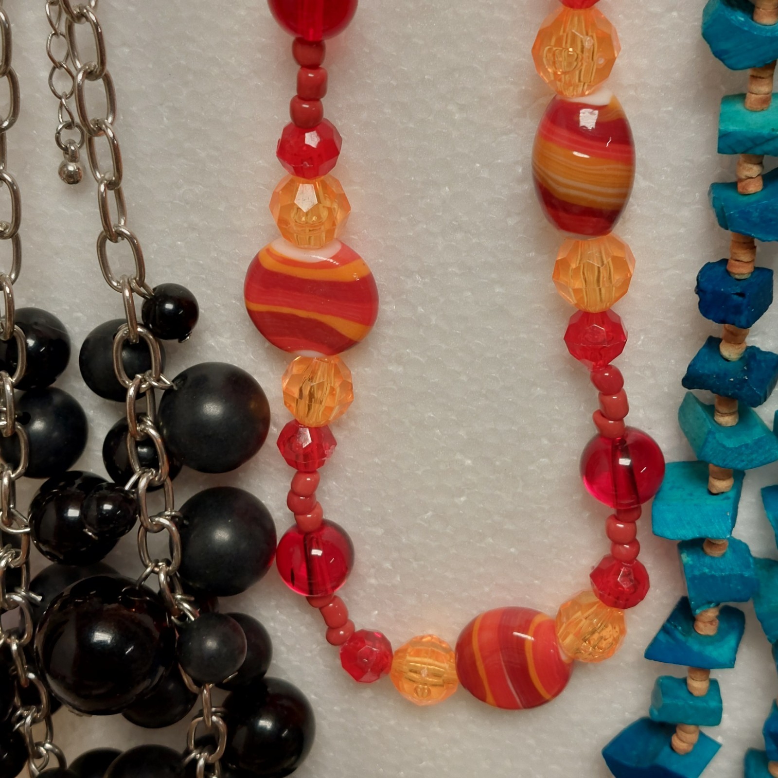 100 Pc Vtg-Now Beaded Necklaces Assorted Colors And Types