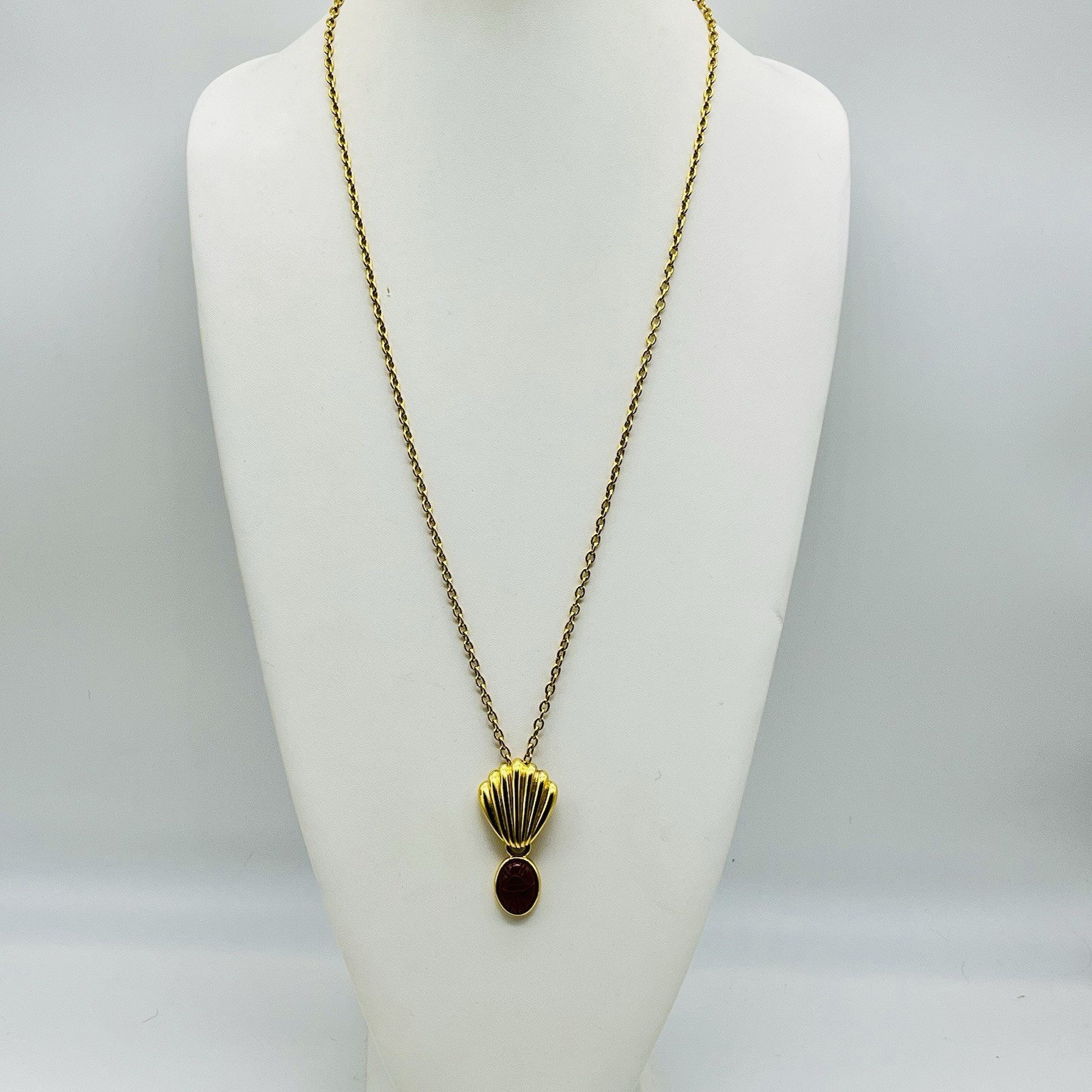 Vintage Signed Weingeroff Scarab Necklace Red Carved Stone Gold Tone Pendant 28″