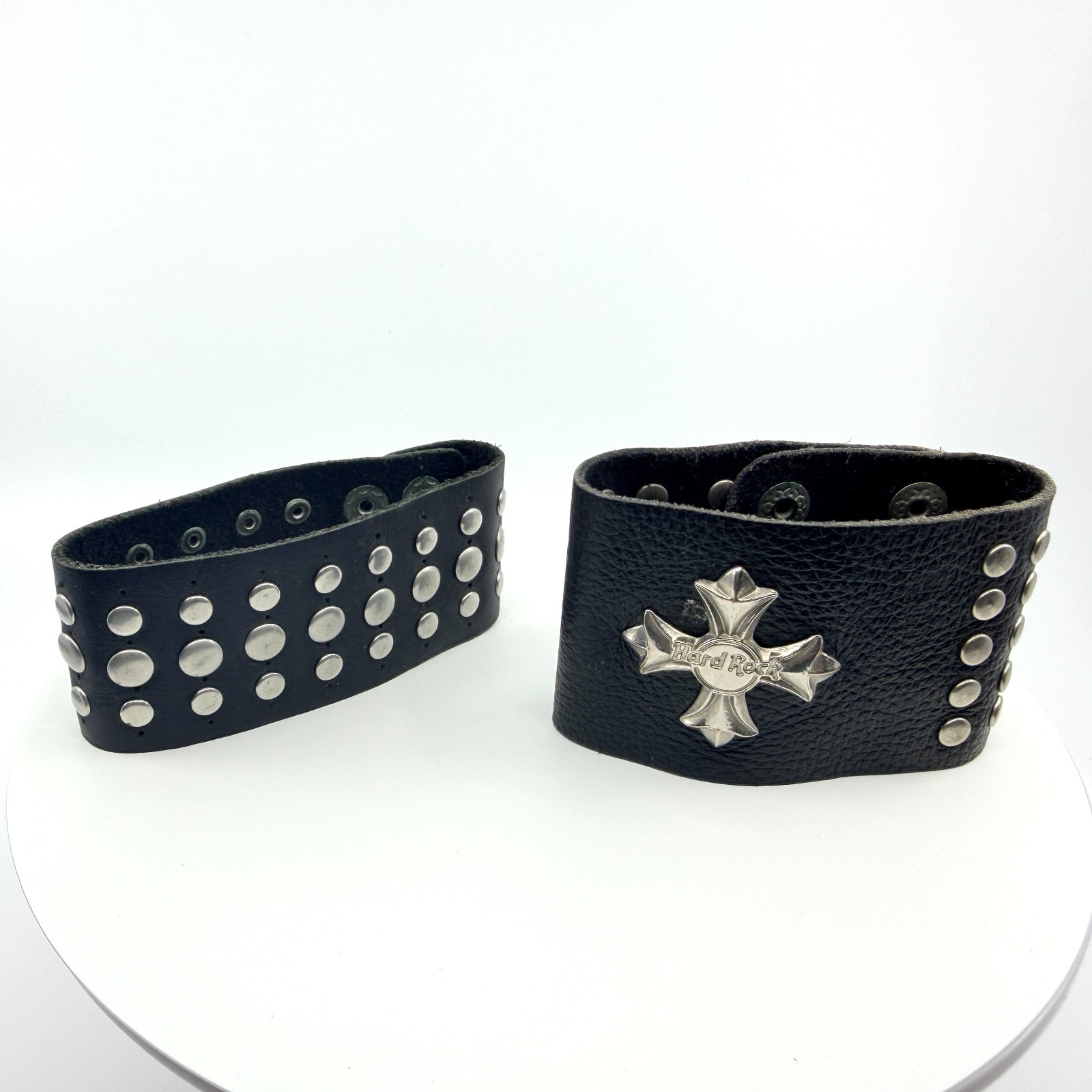 Bracelet Hard Rock Cafe Iron Cross Leather Cuff Black Silver Tone Biker Retro