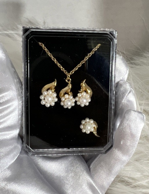 Genuine VTG Natural Freshwater Pearl Necklace Set Earrings & Brooch Elegant Gift
